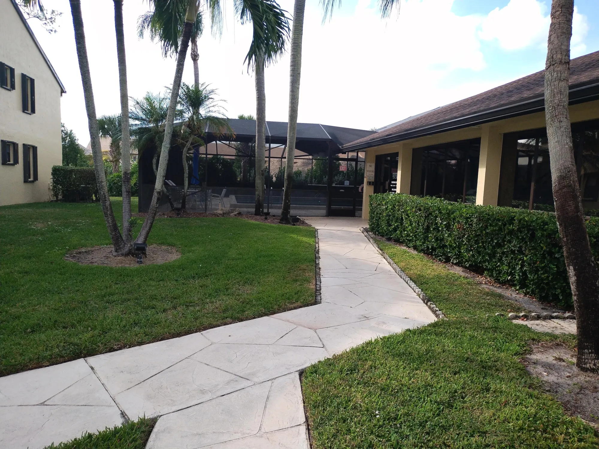 Property Slideshow image 8 of 12 | 4693 lucerne lakes blvd 202, Lake Worth, FL, 33467