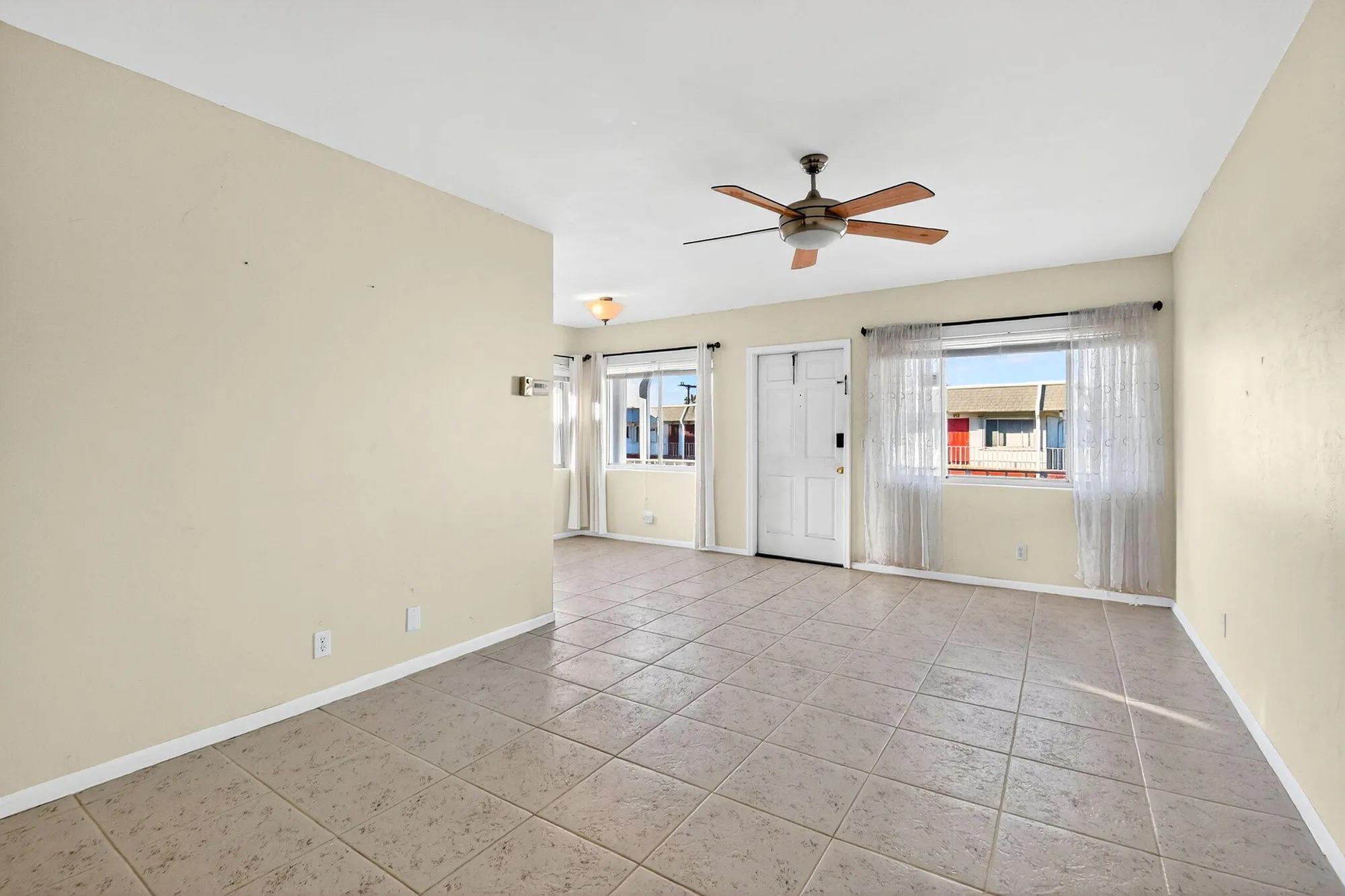 Property Slideshow image 13 of 32 | 2880 lake osborne dr 210, Lake Worth Beach, FL, 33461