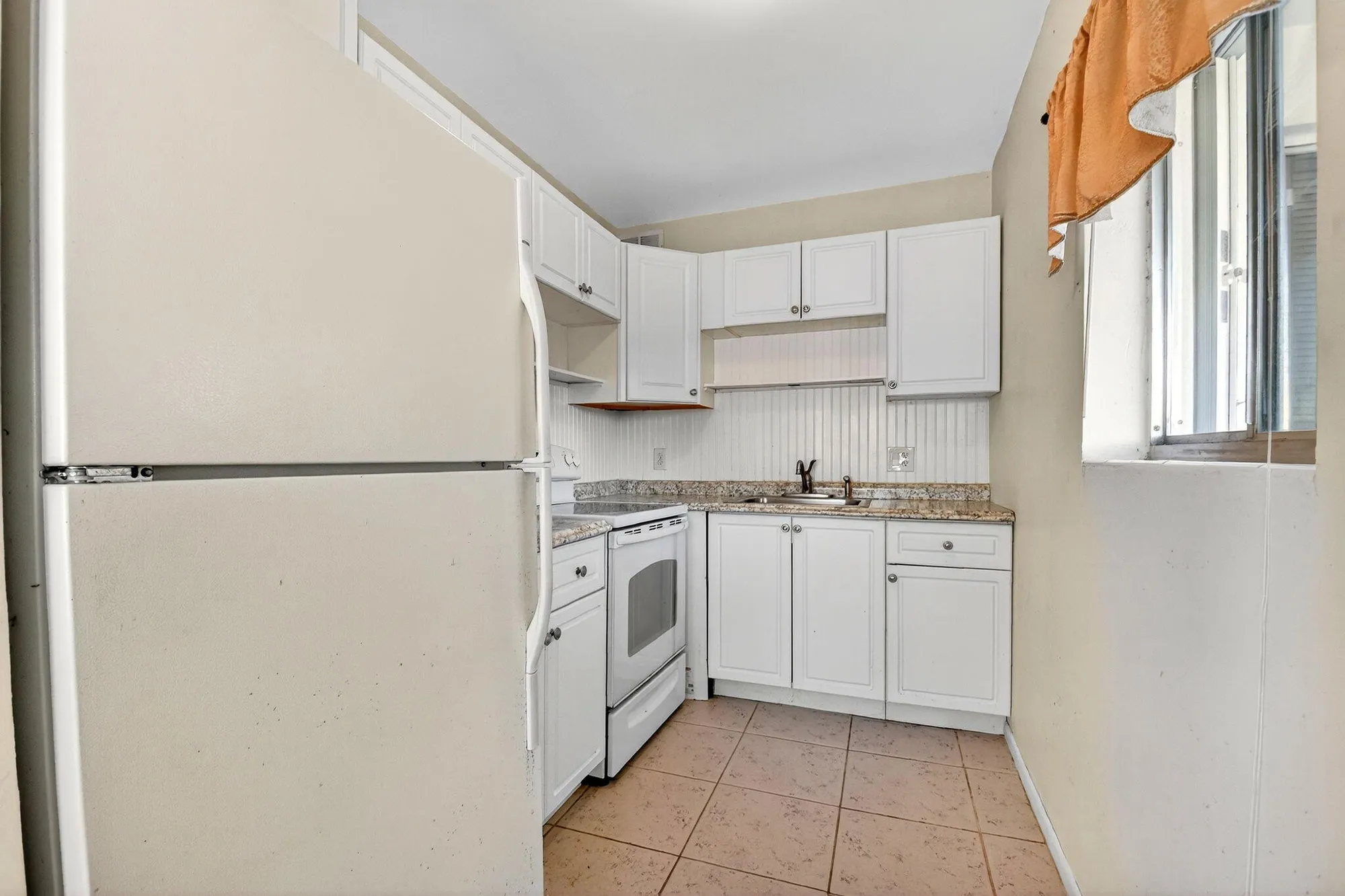 Property Slideshow image 6 of 32 | 2880 lake osborne dr 210, Lake Worth Beach, FL, 33461
