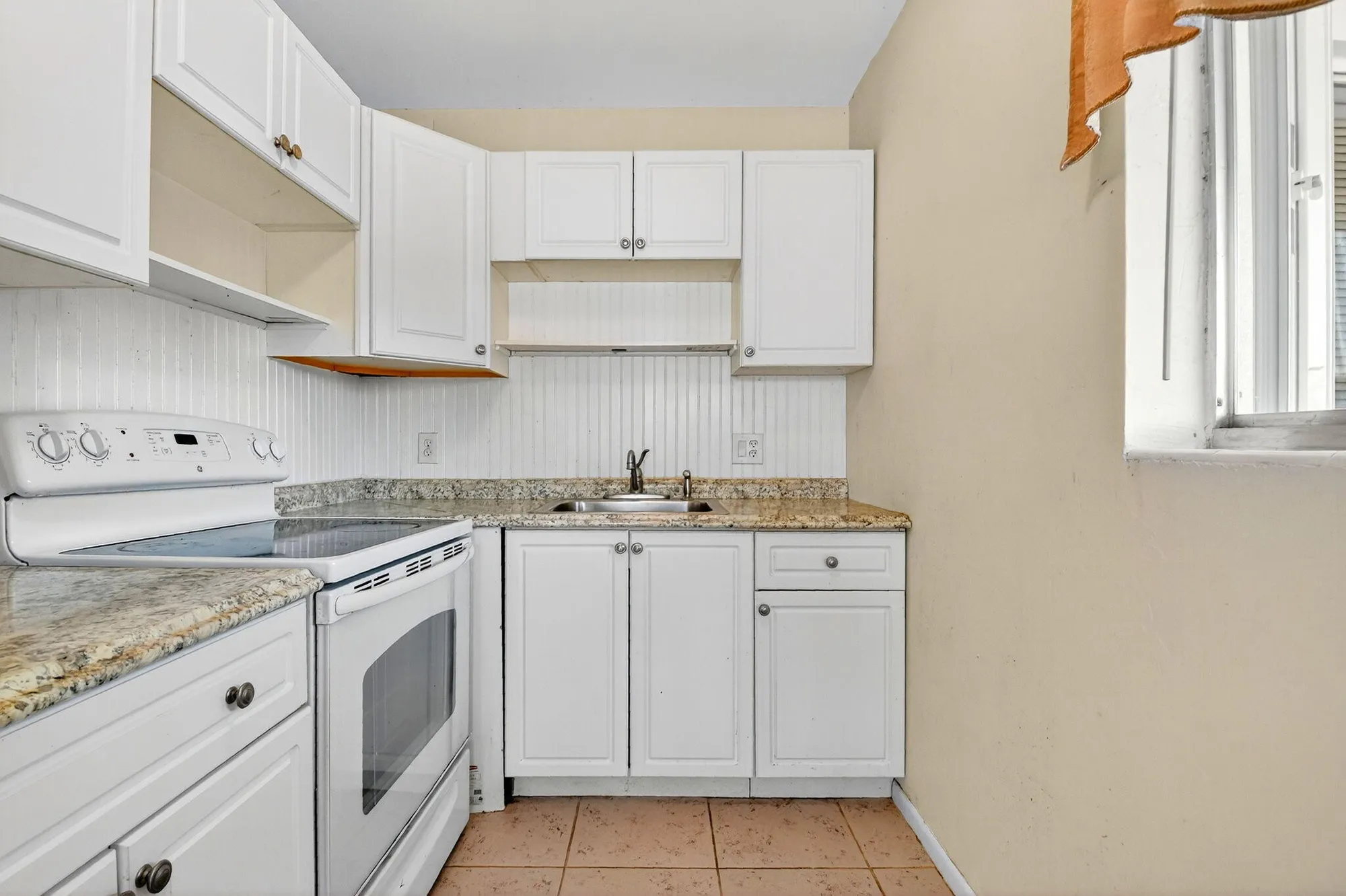 Property Slideshow image 7 of 32 | 2880 lake osborne dr 210, Lake Worth Beach, FL, 33461