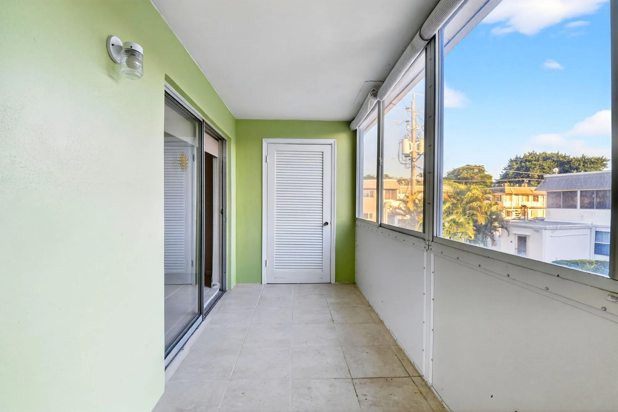 Property Slideshow image 22 of 32 | 2880 lake osborne dr 210, Lake Worth Beach, FL, 33461