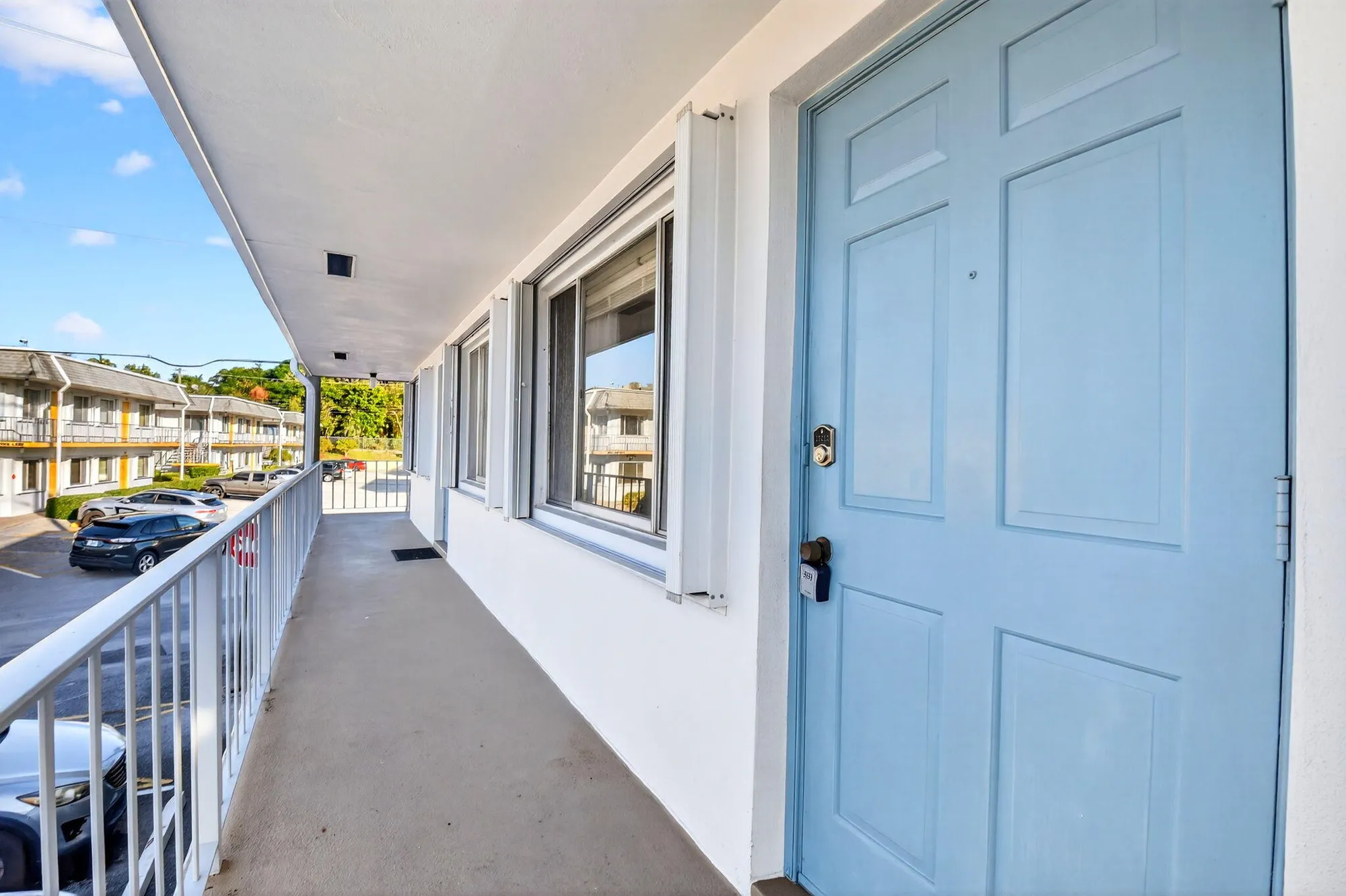 Property Slideshow image 25 of 32 | 2880 lake osborne dr 210, Lake Worth Beach, FL, 33461