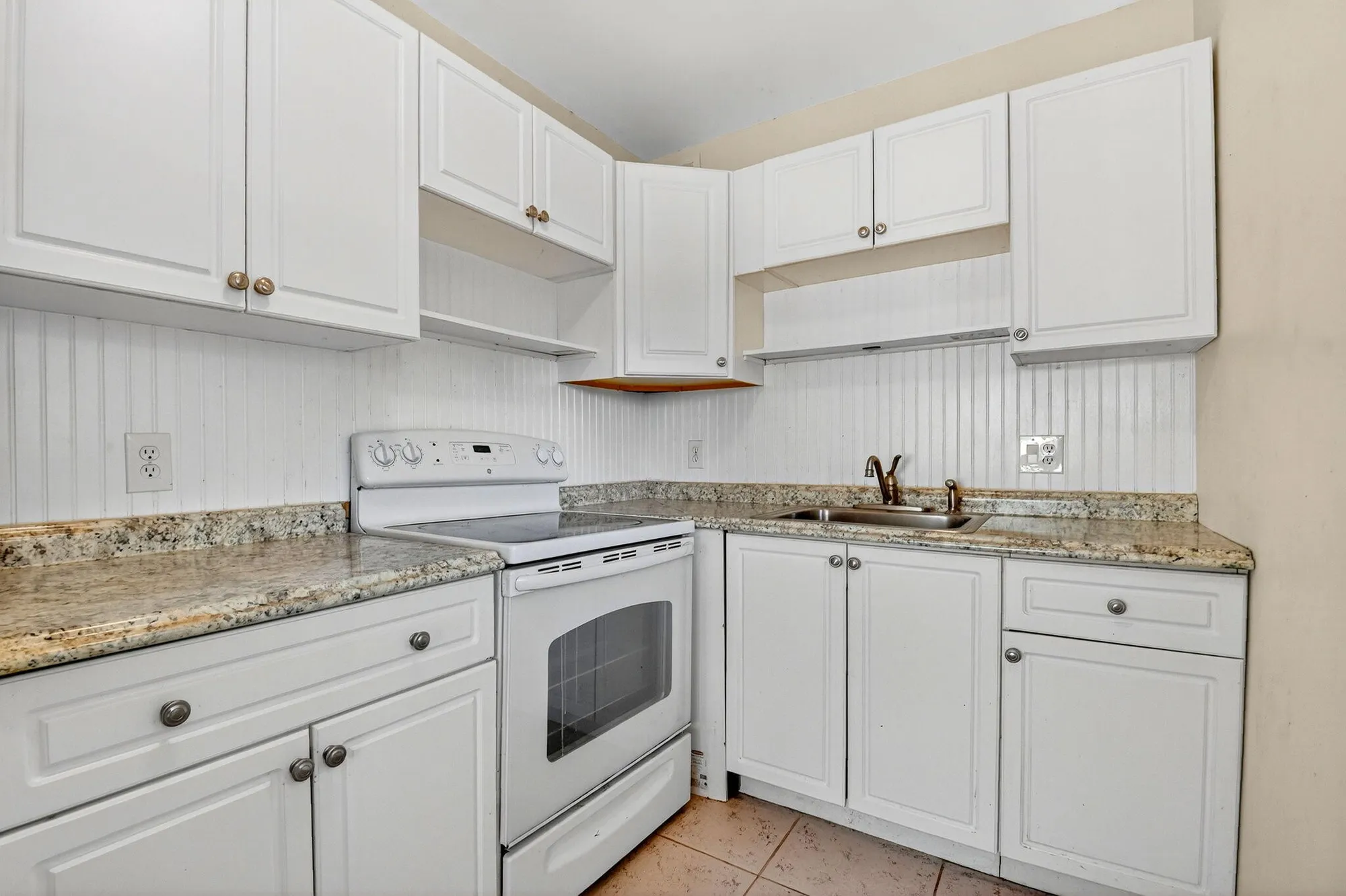 Property Slideshow image 1 of 32 | 2880 lake osborne dr 210, Lake Worth Beach, FL, 33461