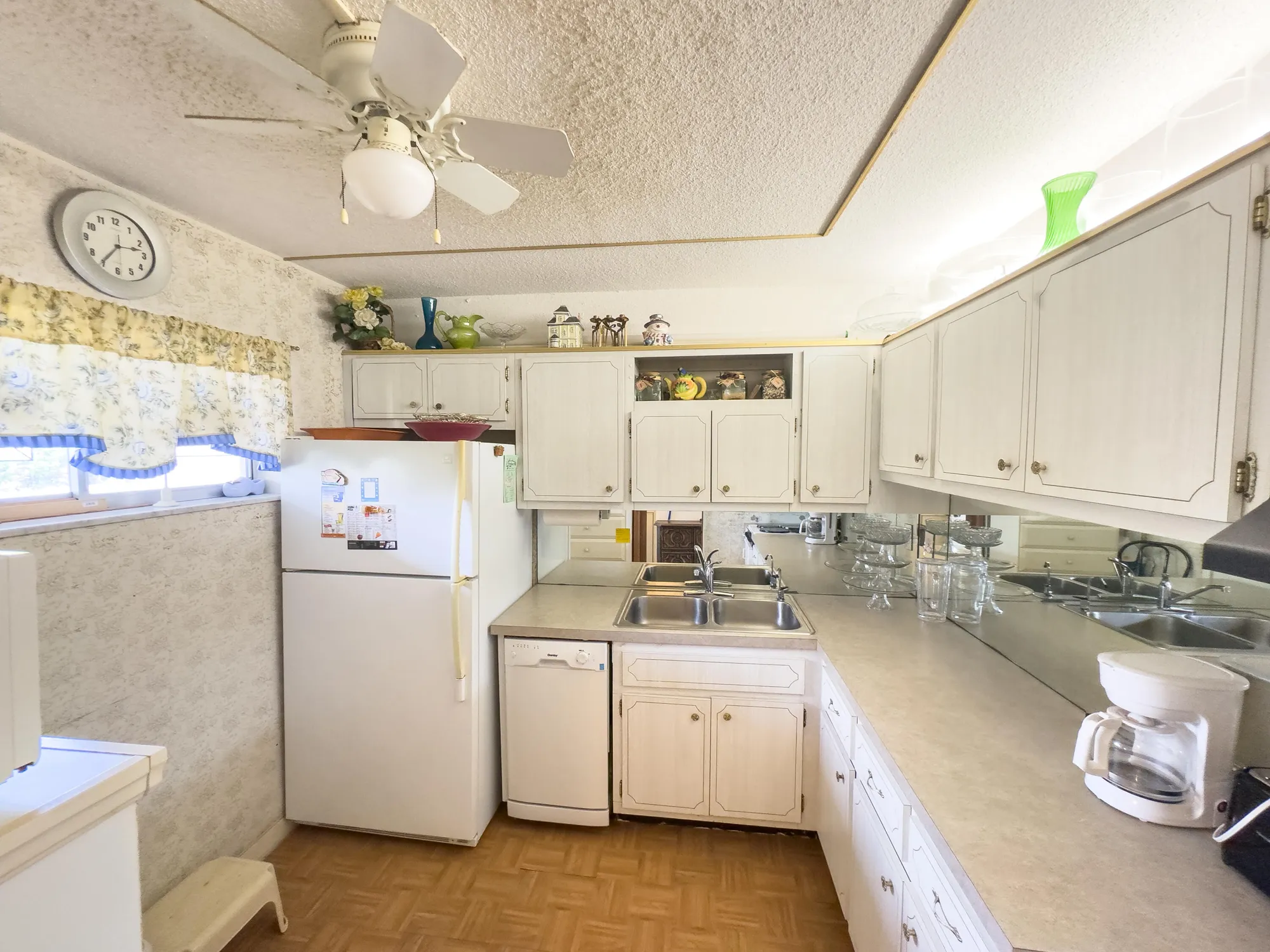 Property Slideshow image 11 of 34 | 2668 garden dr 108, Lake Worth, FL, 33461