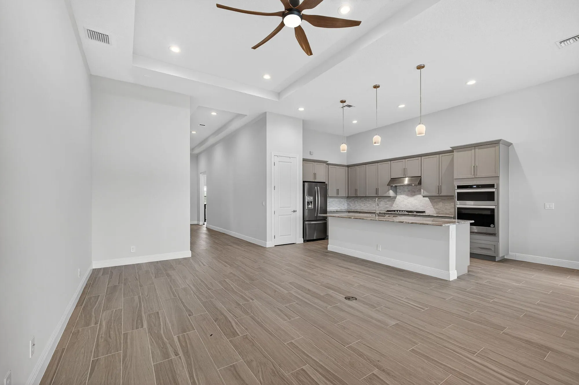 Property Slideshow image 12 of 96 | 9901 regency way, Palm Beach Gardens, FL, 33412