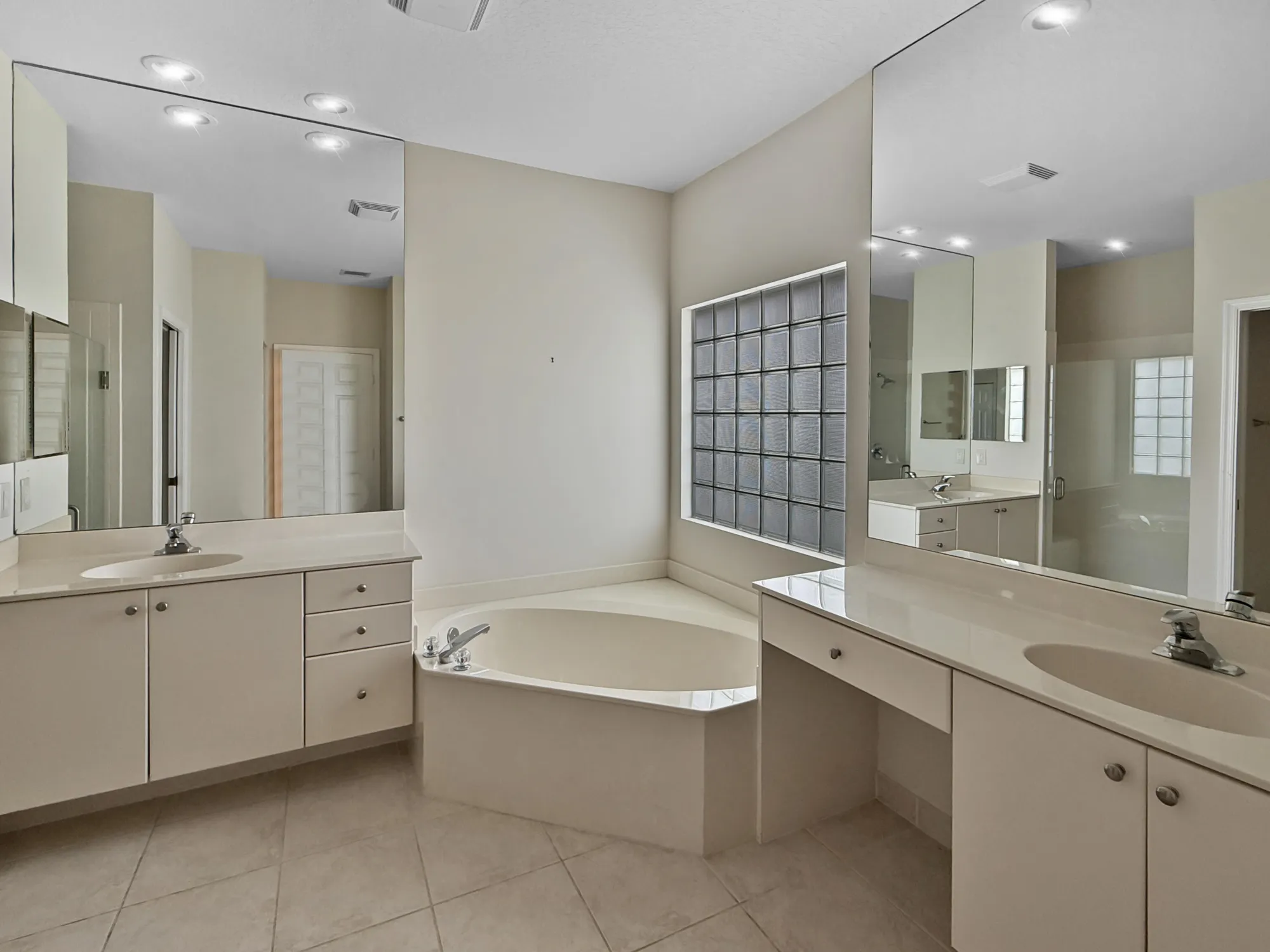 Property Slideshow image 16 of 31 | 9587 positano way, Lake Worth, FL, 33467
