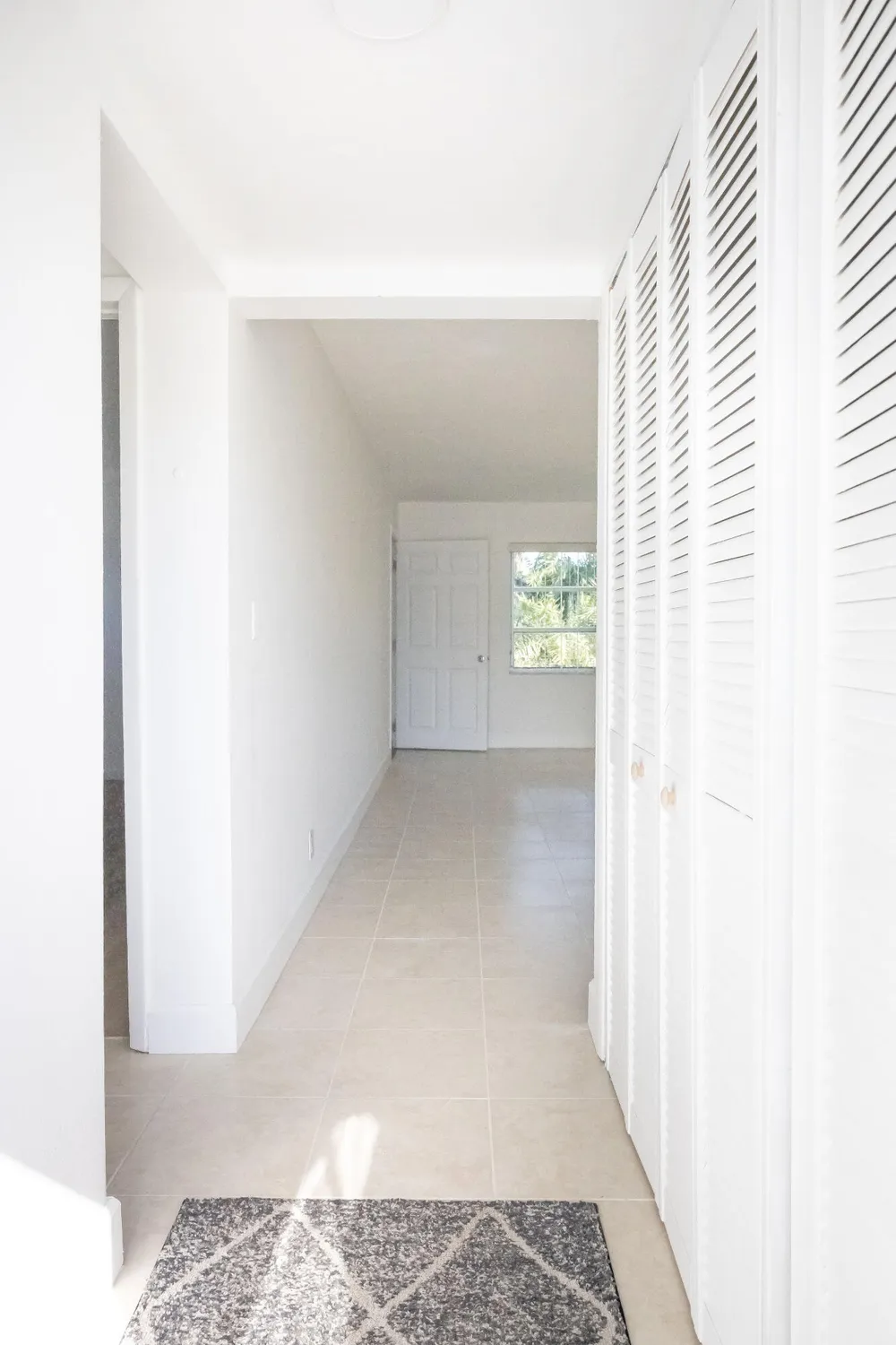 Property Slideshow image 6 of 45 | 141 west ct, Royal Palm Beach, FL, 33411