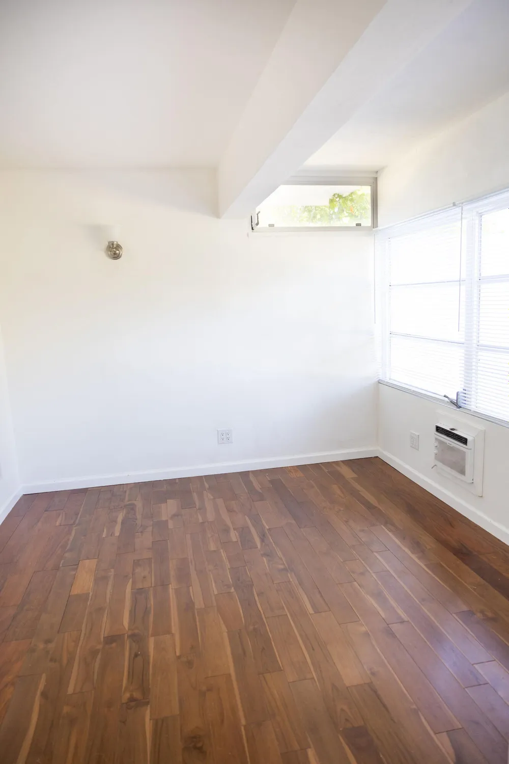 Property Slideshow image 33 of 45 | 141 west ct, Royal Palm Beach, FL, 33411