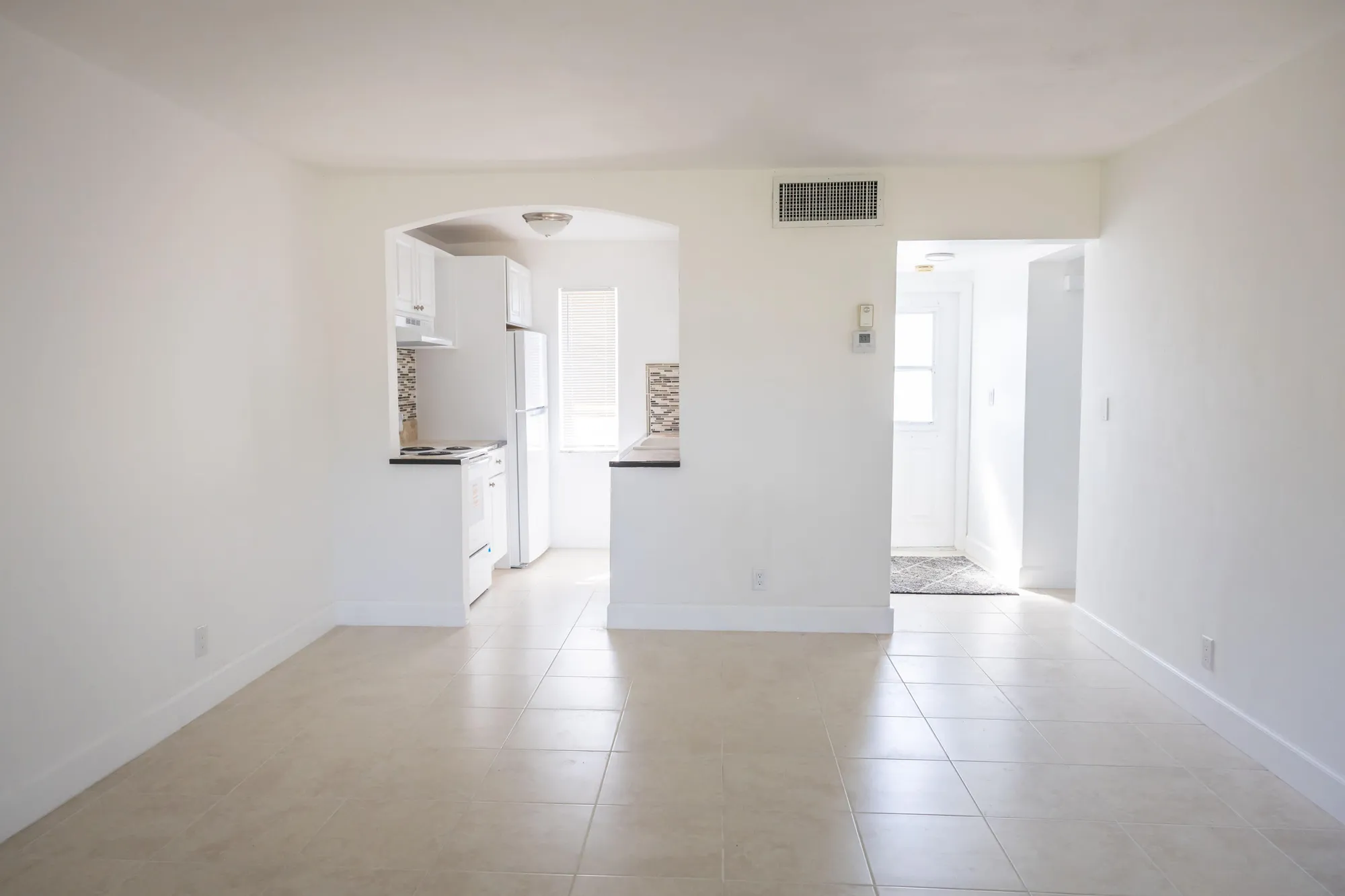 Property Slideshow image 18 of 45 | 141 west ct, Royal Palm Beach, FL, 33411