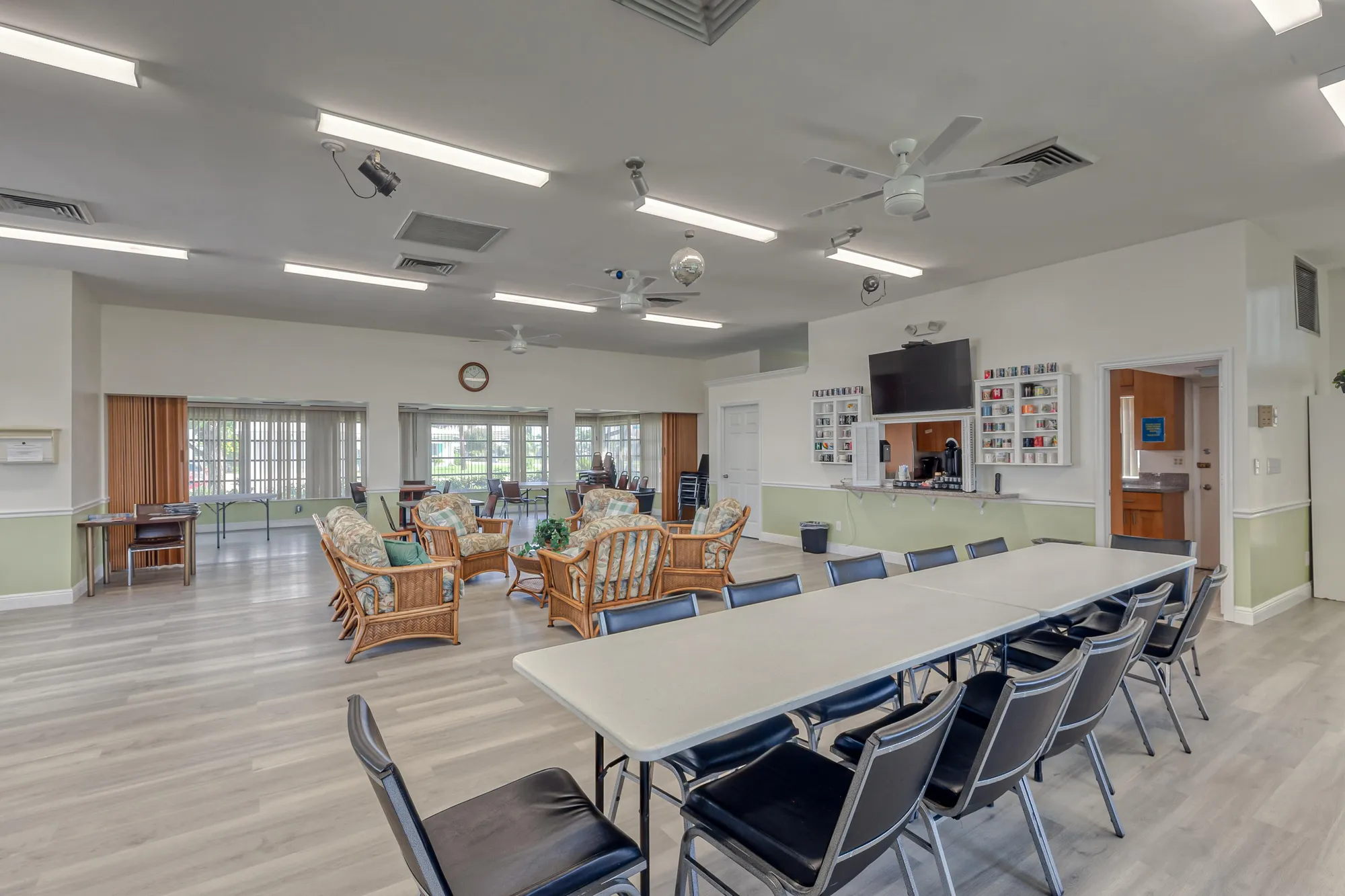 Property Slideshow image 12 of 51 | 2551 w golf blvd 209, Pompano Beach, FL, 33064
