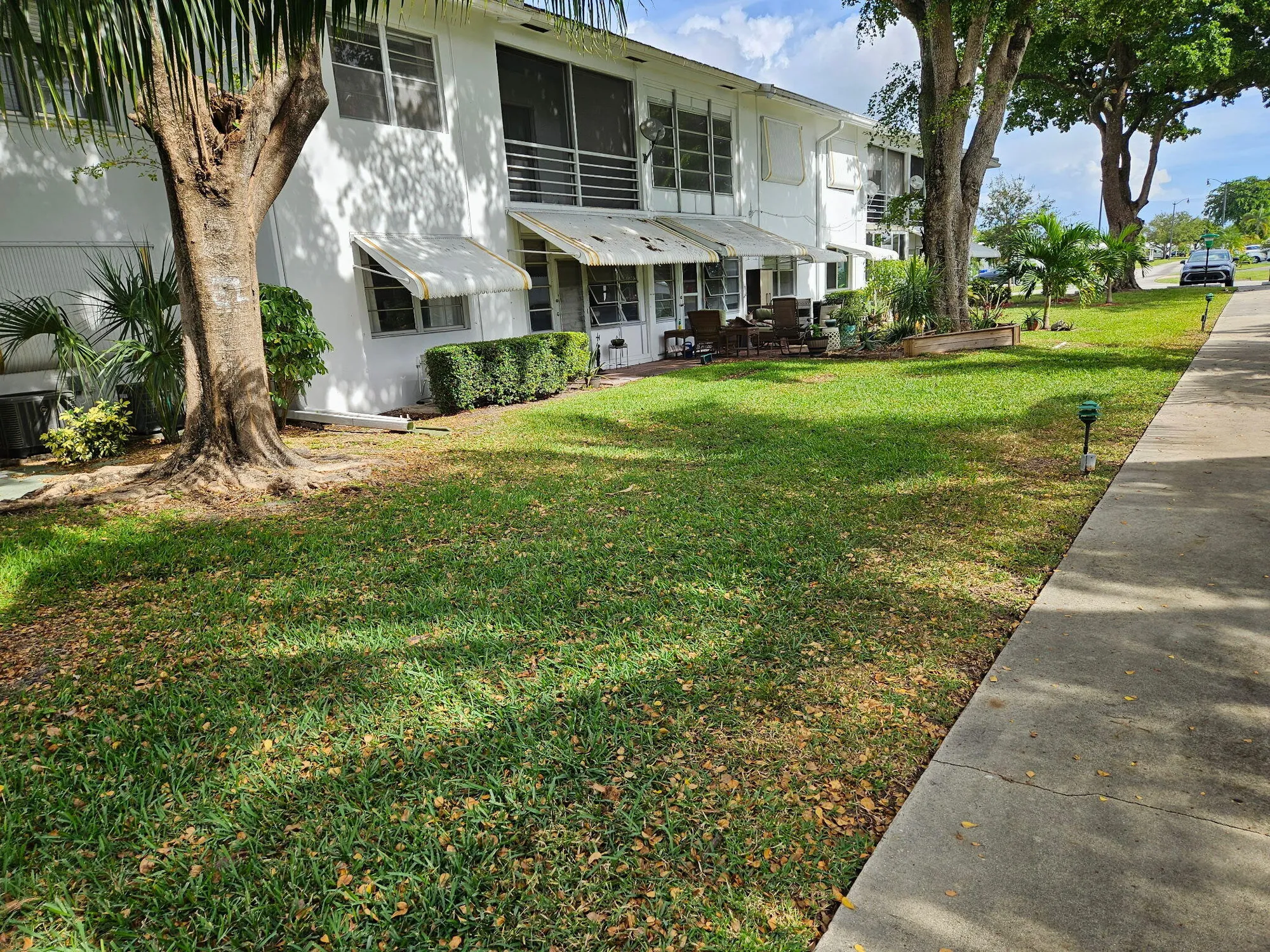 Property Slideshow image 3 of 51 | 2551 w golf blvd 209, Pompano Beach, FL, 33064
