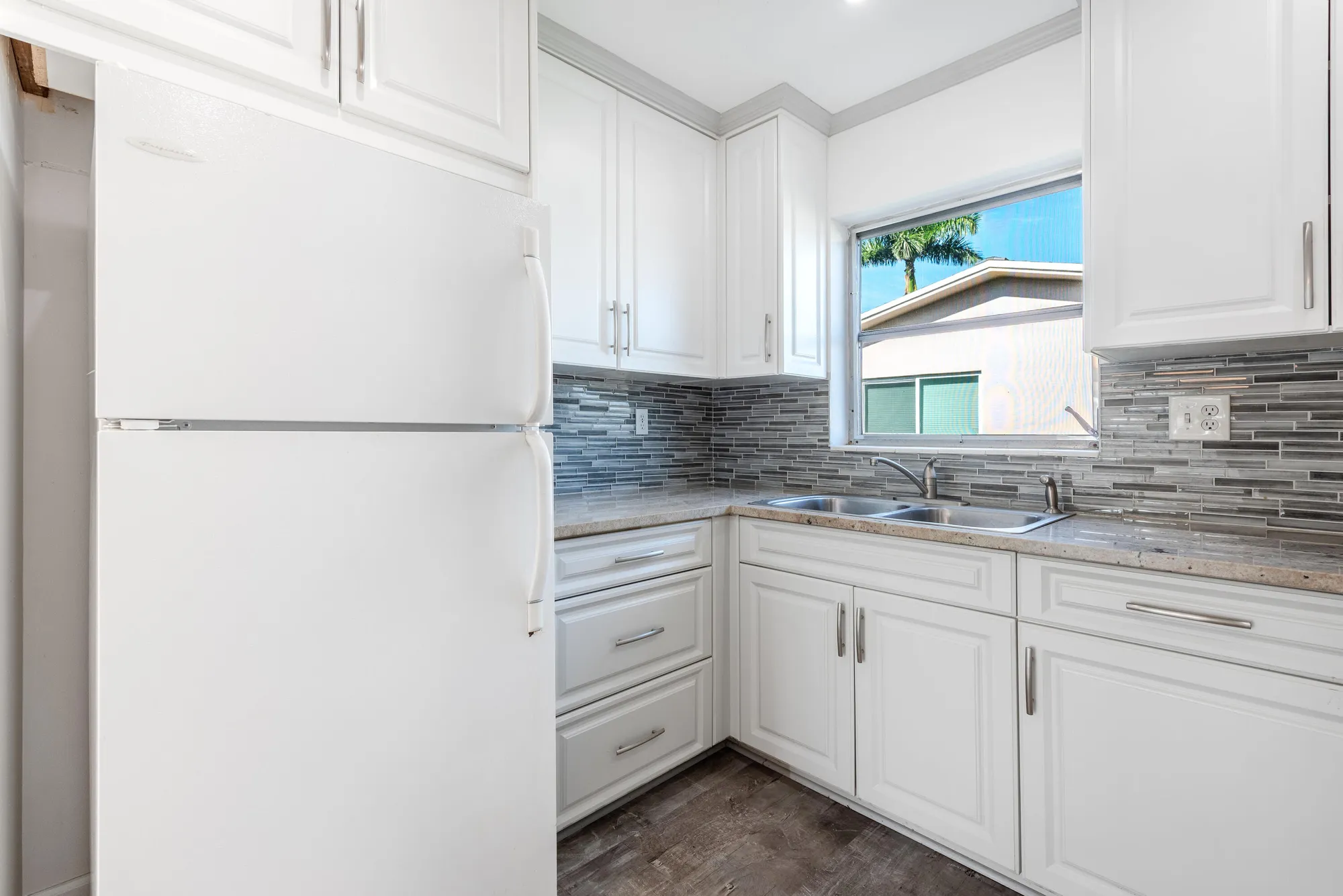 Property Slideshow image 2 of 28 | 2739 dudley dr d, West Palm Beach, FL, 33415