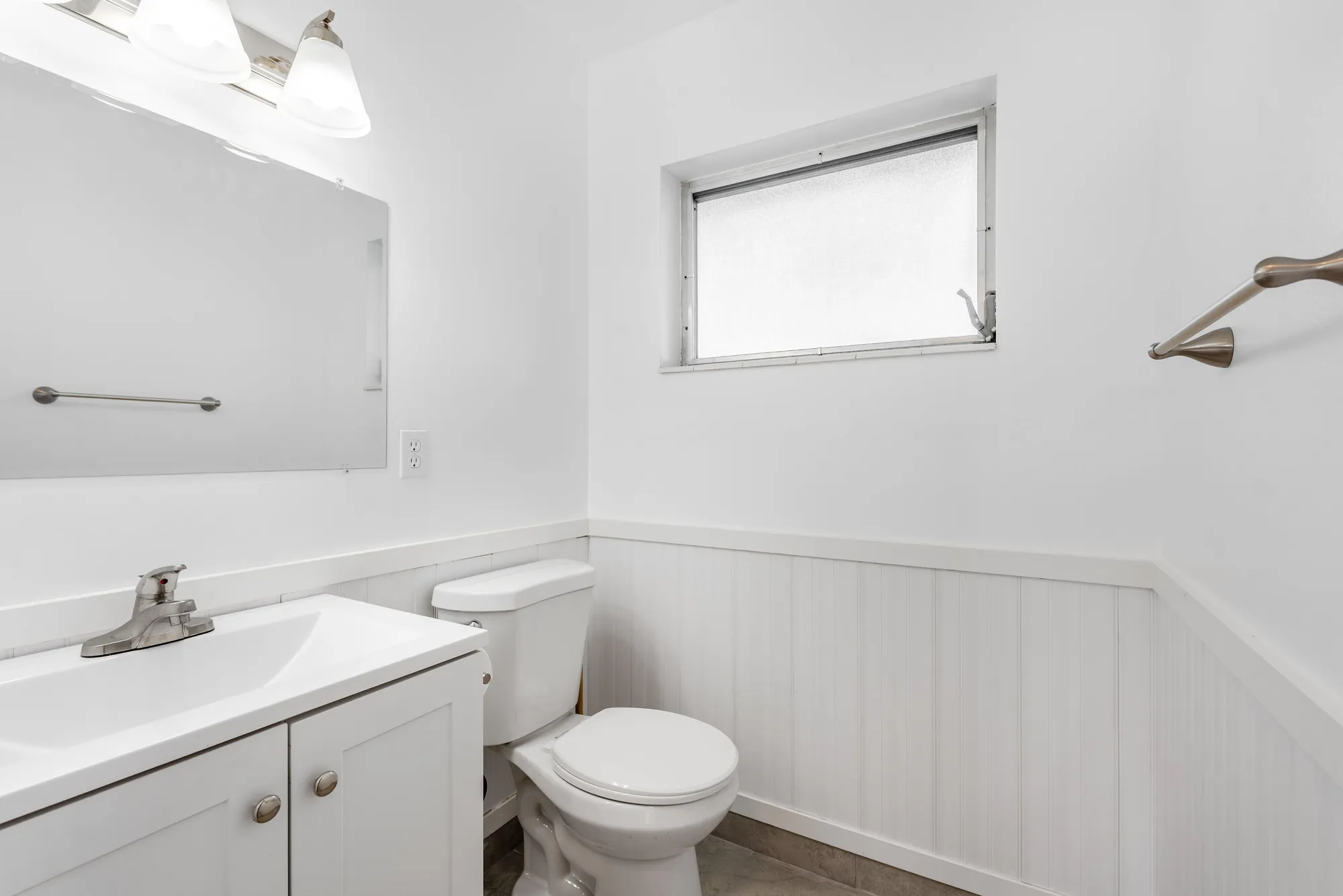 Property Slideshow image 10 of 28 | 2739 dudley dr d, West Palm Beach, FL, 33415