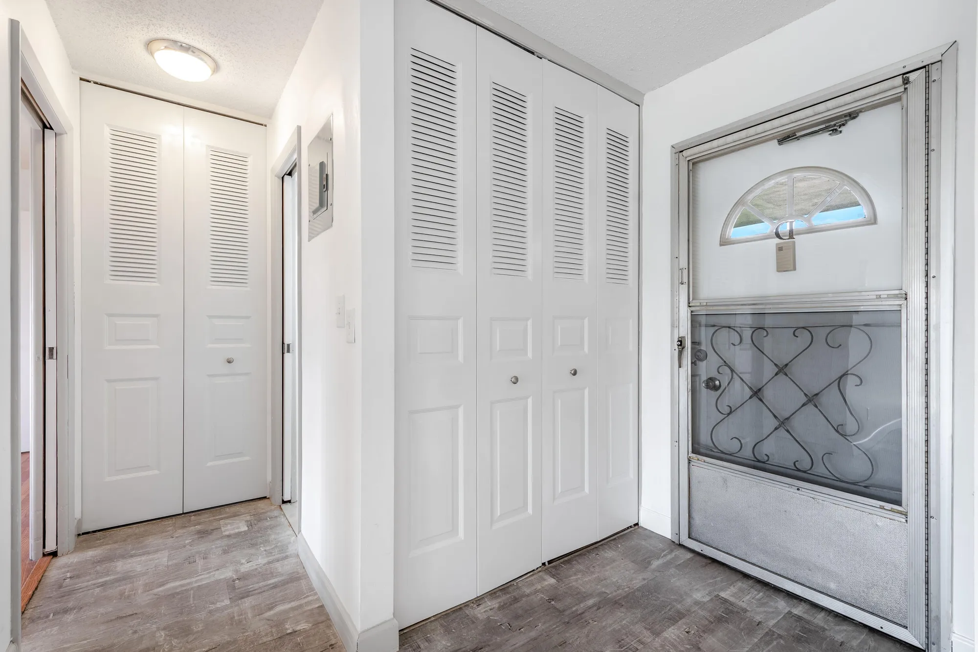 Property Slideshow image 12 of 28 | 2739 dudley dr d, West Palm Beach, FL, 33415