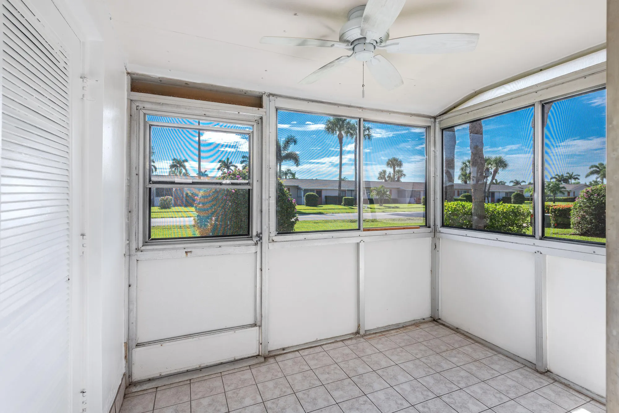 Property Slideshow image 13 of 28 | 2739 dudley dr d, West Palm Beach, FL, 33415