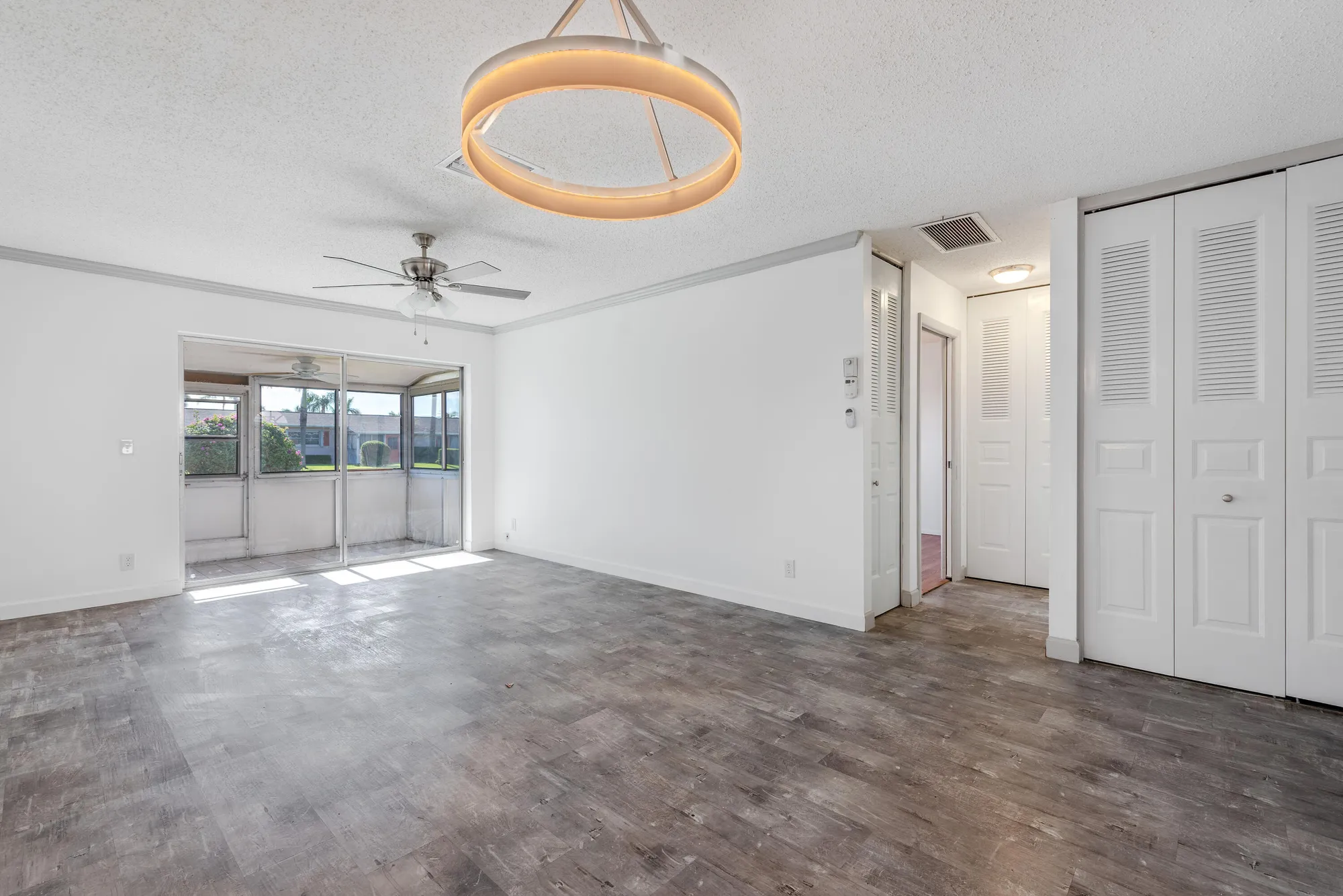 Property Slideshow image 5 of 28 | 2739 dudley dr d, West Palm Beach, FL, 33415