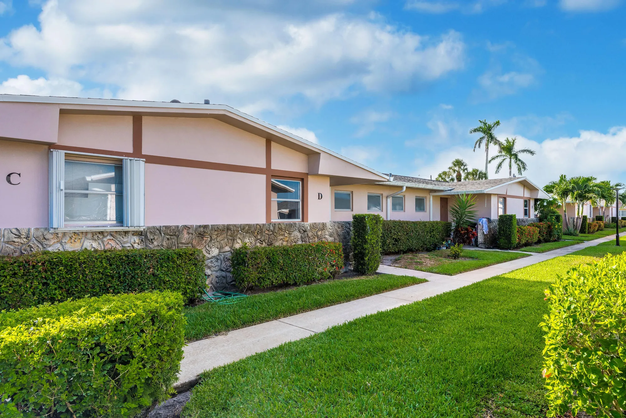 Property Slideshow image 19 of 28 | 2739 dudley dr d, West Palm Beach, FL, 33415