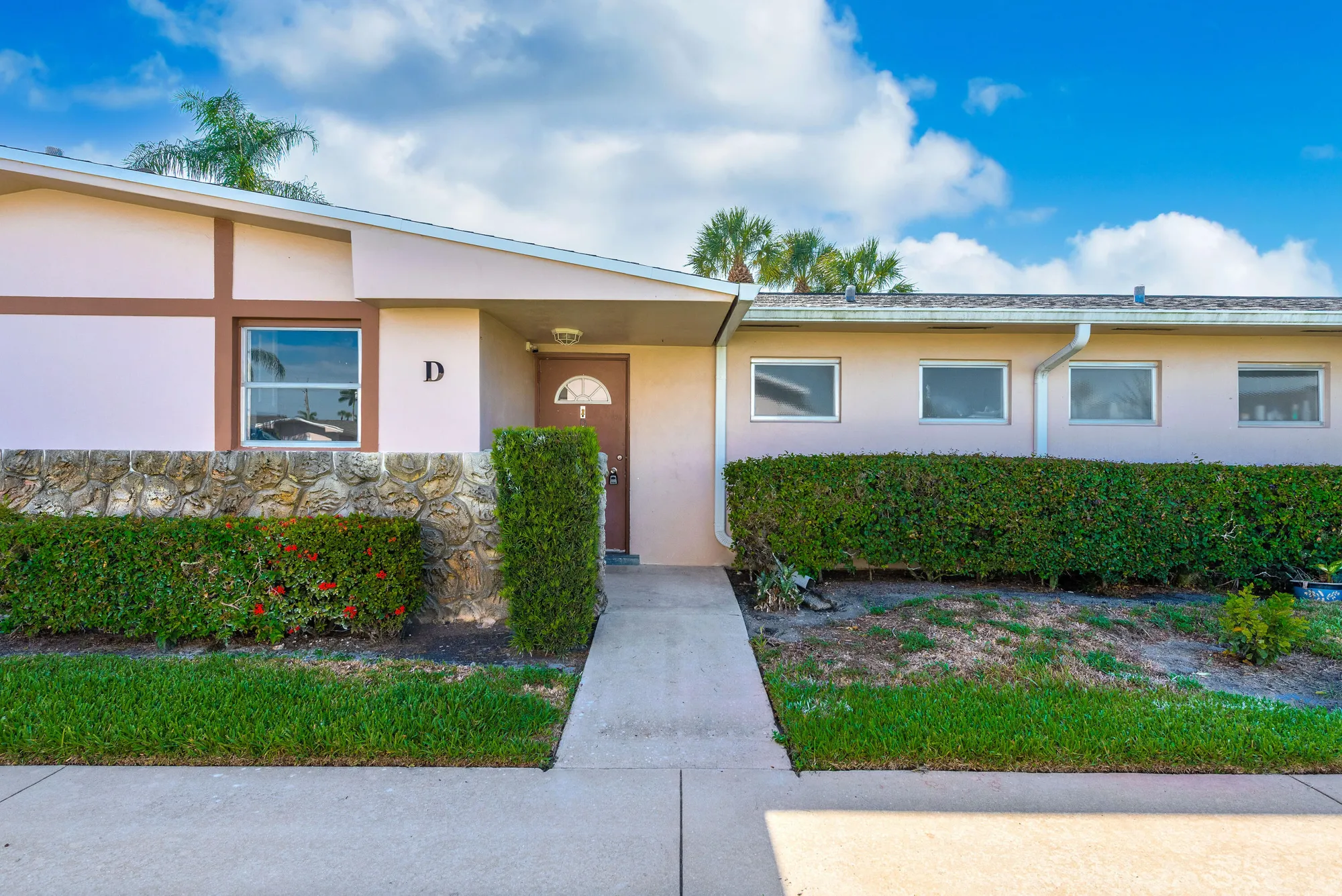 Property Slideshow image 16 of 28 | 2739 dudley dr d, West Palm Beach, FL, 33415