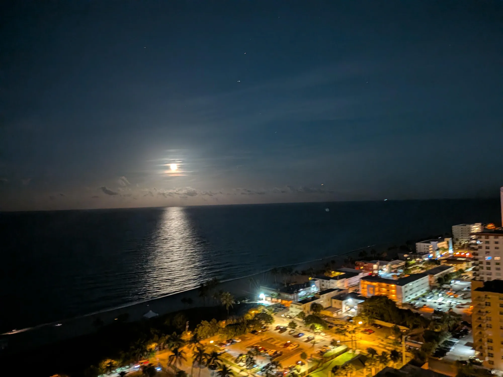 Property Slideshow image 10 of 21 | 1201 s ocean dr 2512s, Hollywood, FL, 33019