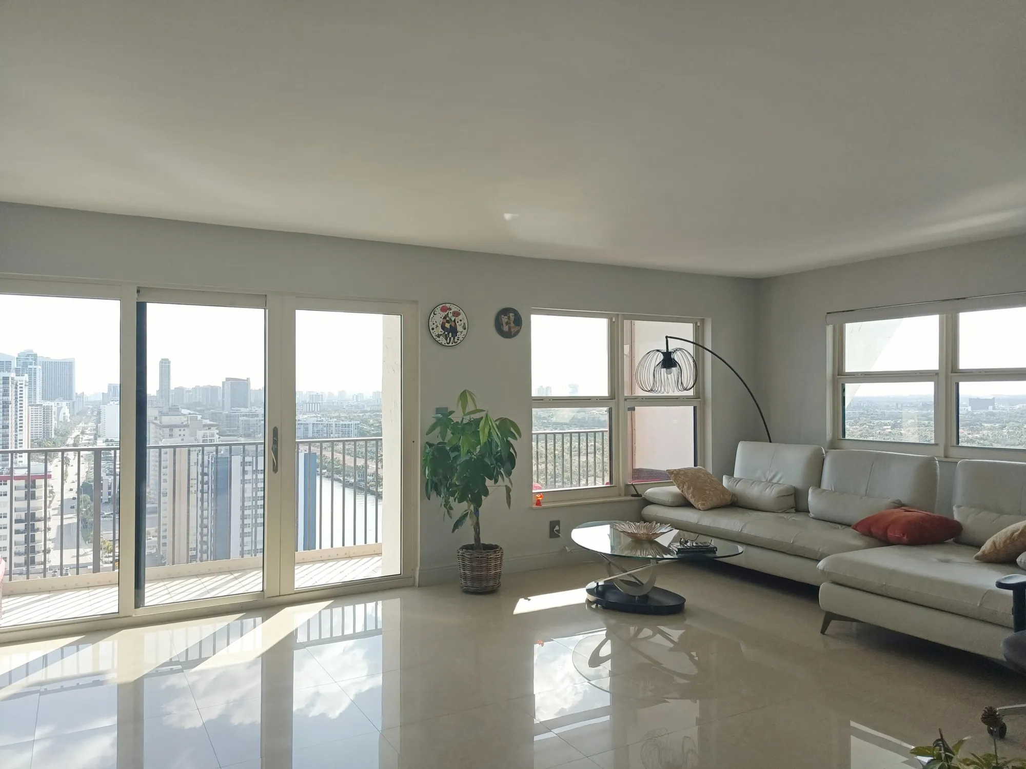 Property Slideshow image 13 of 21 | 1201 s ocean dr 2512s, Hollywood, FL, 33019