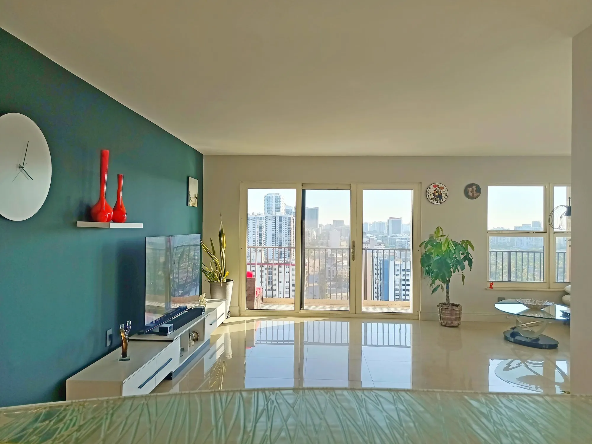 Property Slideshow image 12 of 21 | 1201 s ocean dr 2512s, Hollywood, FL, 33019