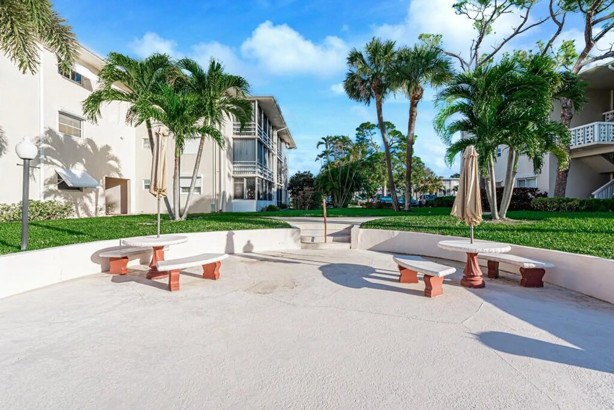 Property Slideshow image 31 of 34 | 2668 garden dr 108, Lake Worth, FL, 33461