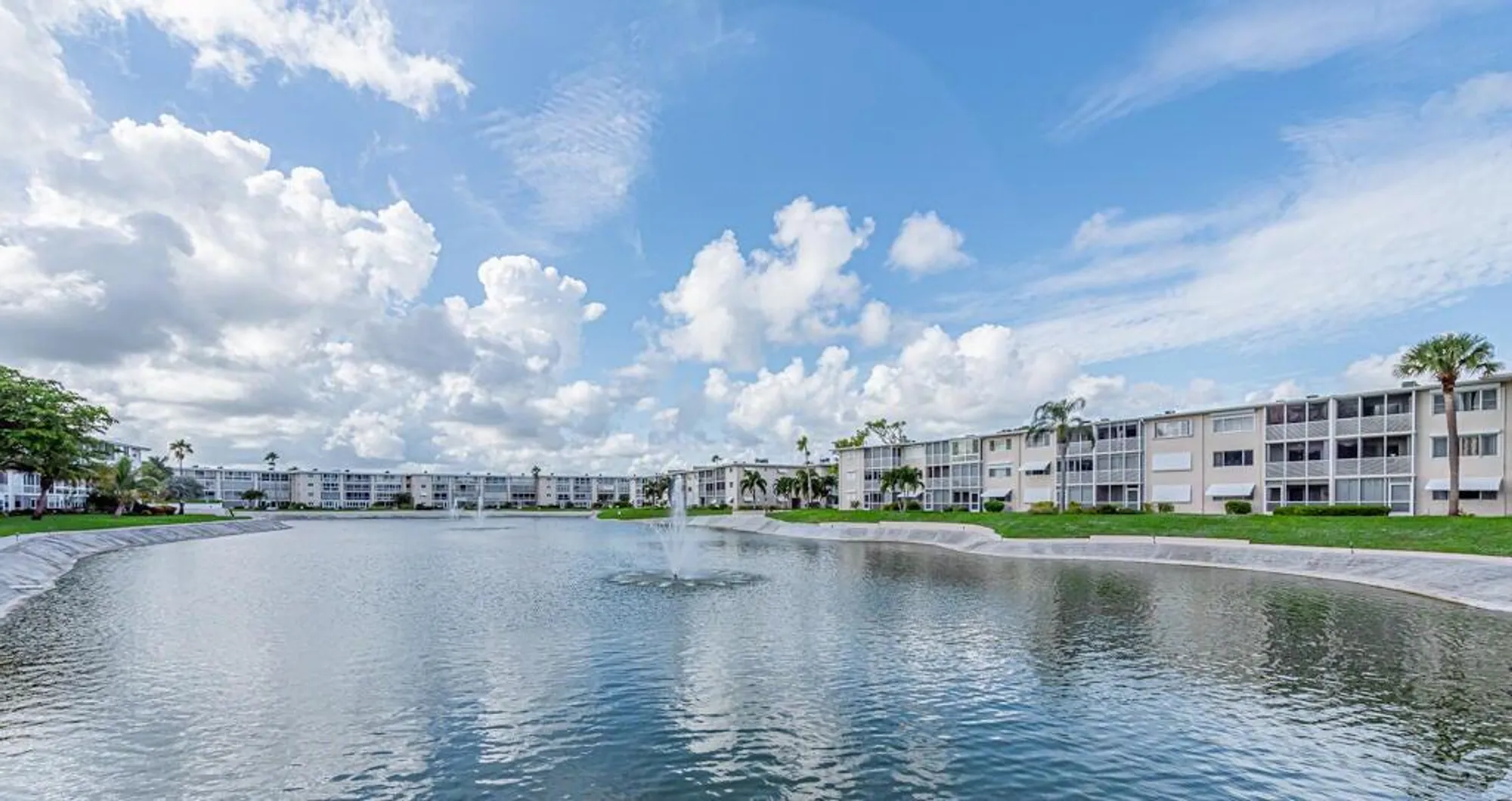 Property Slideshow image 5 of 34 | 2668 garden dr 108, Lake Worth, FL, 33461
