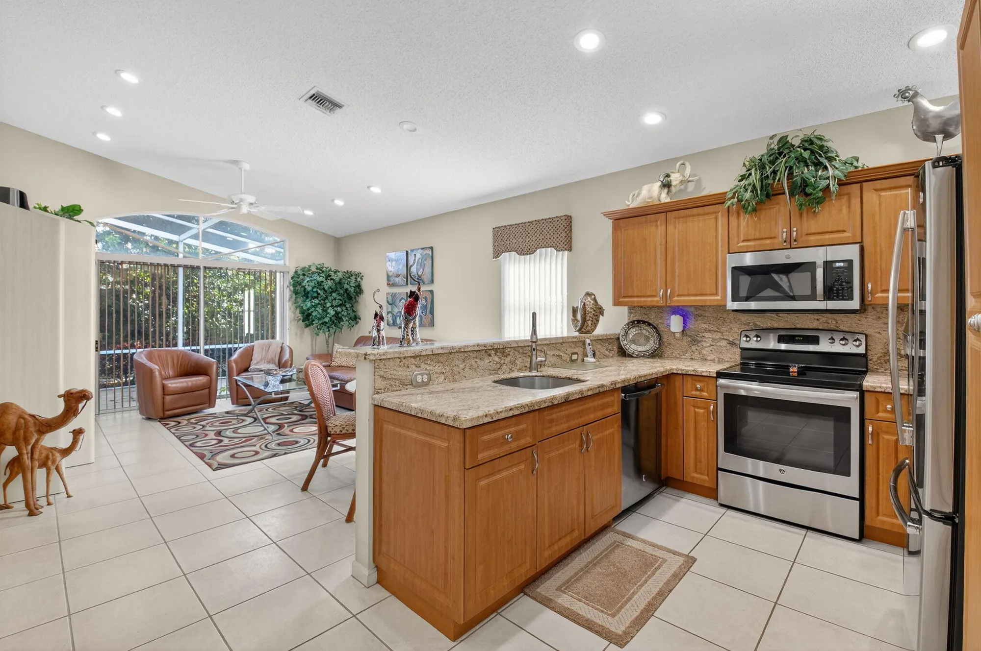 Property Slideshow image 12 of 52 | 9598 cherry blossom ct, Boynton Beach, FL, 33437