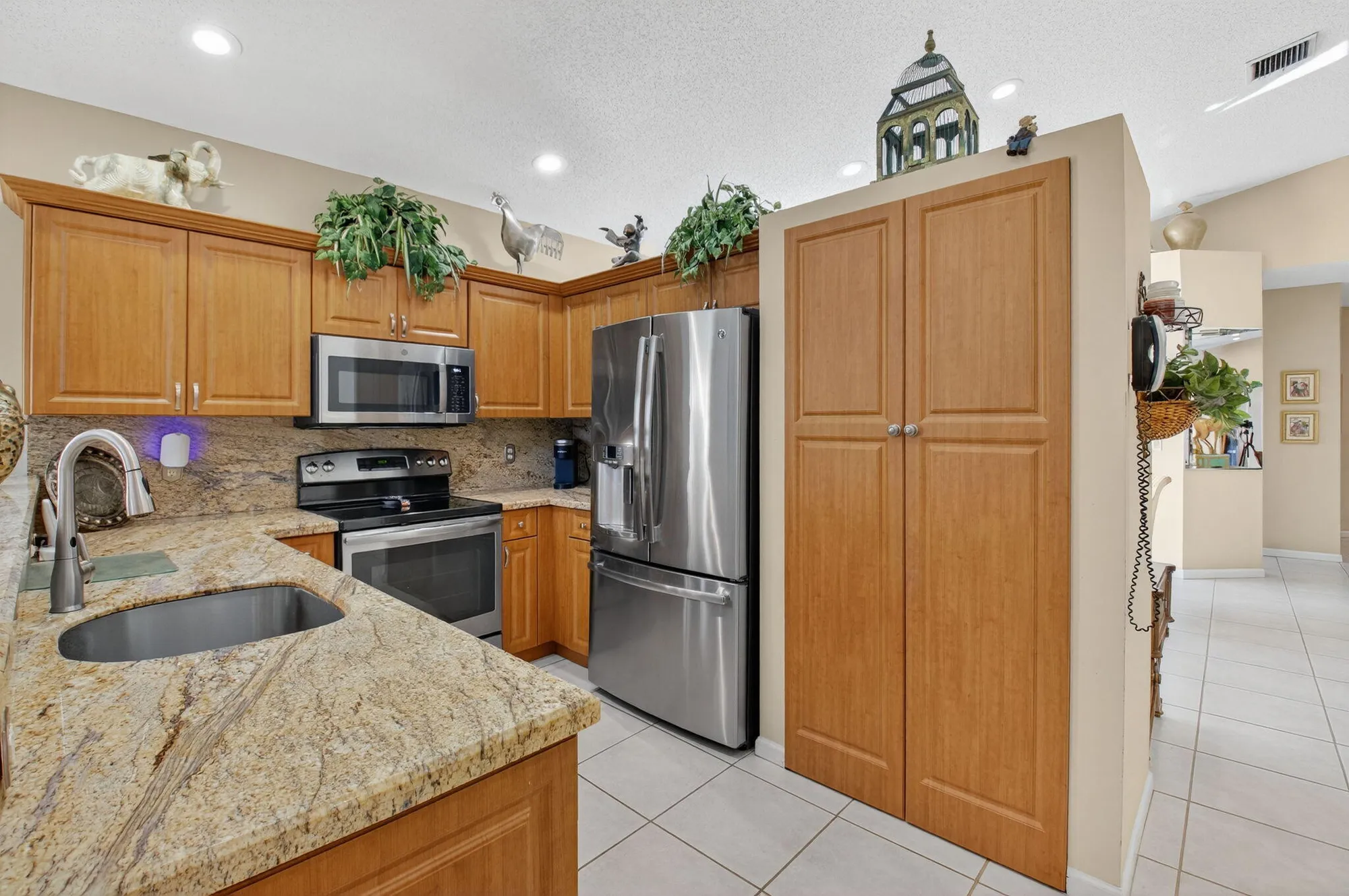 Property Slideshow image 14 of 52 | 9598 cherry blossom ct, Boynton Beach, FL, 33437