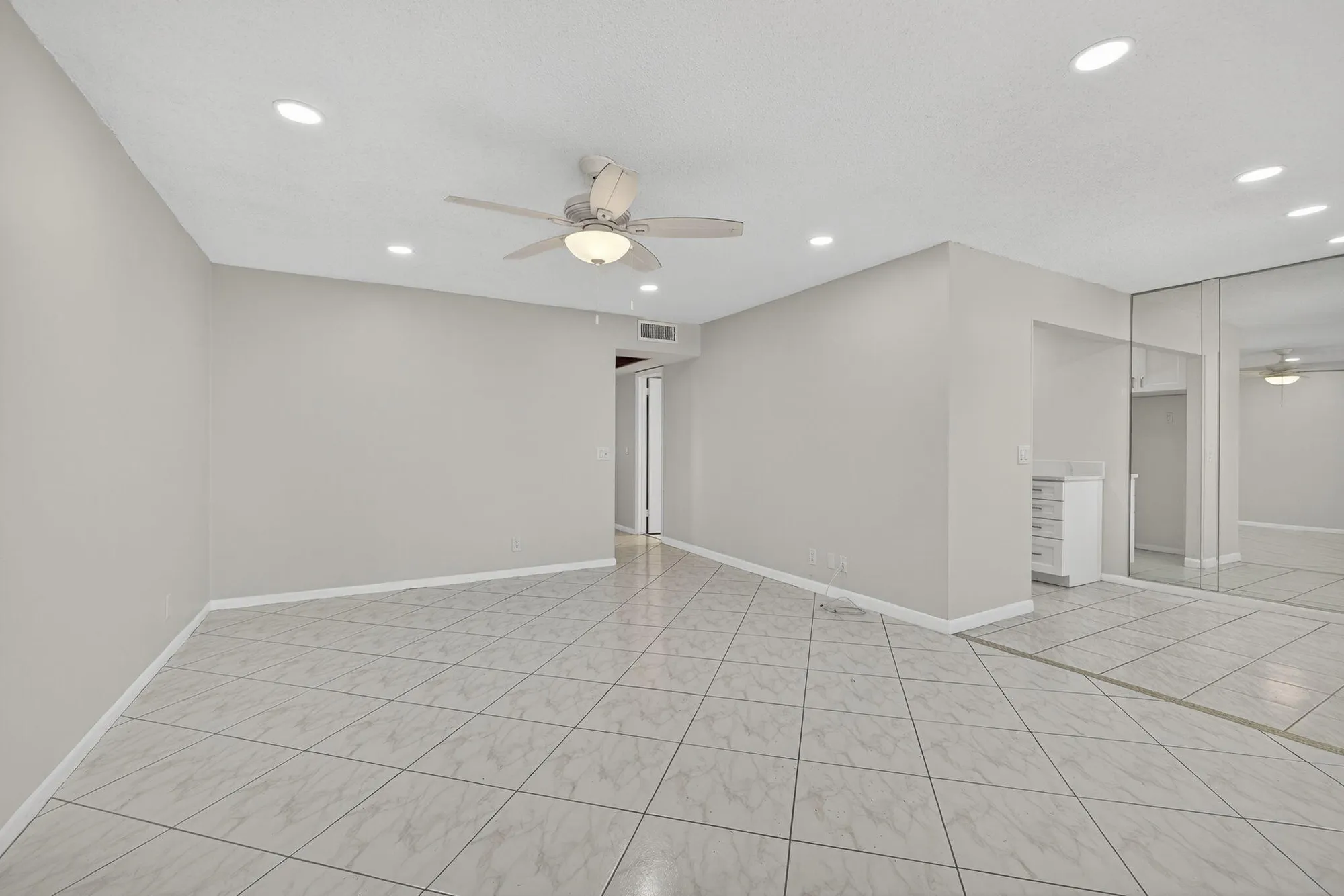 Property Slideshow image 4 of 39 | 149 hastings i, West Palm Beach, FL, 33417