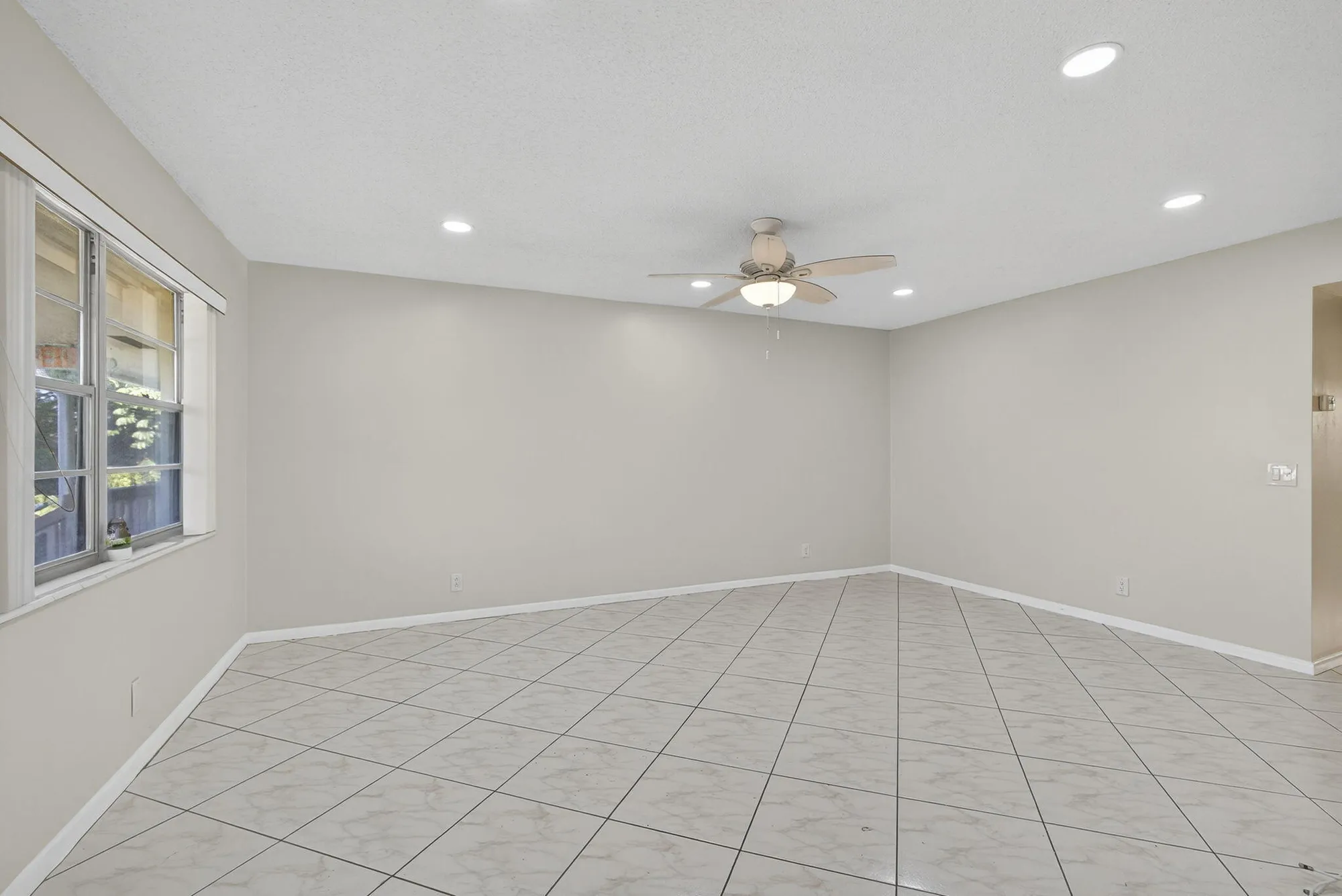 Property Slideshow image 5 of 39 | 149 hastings i, West Palm Beach, FL, 33417
