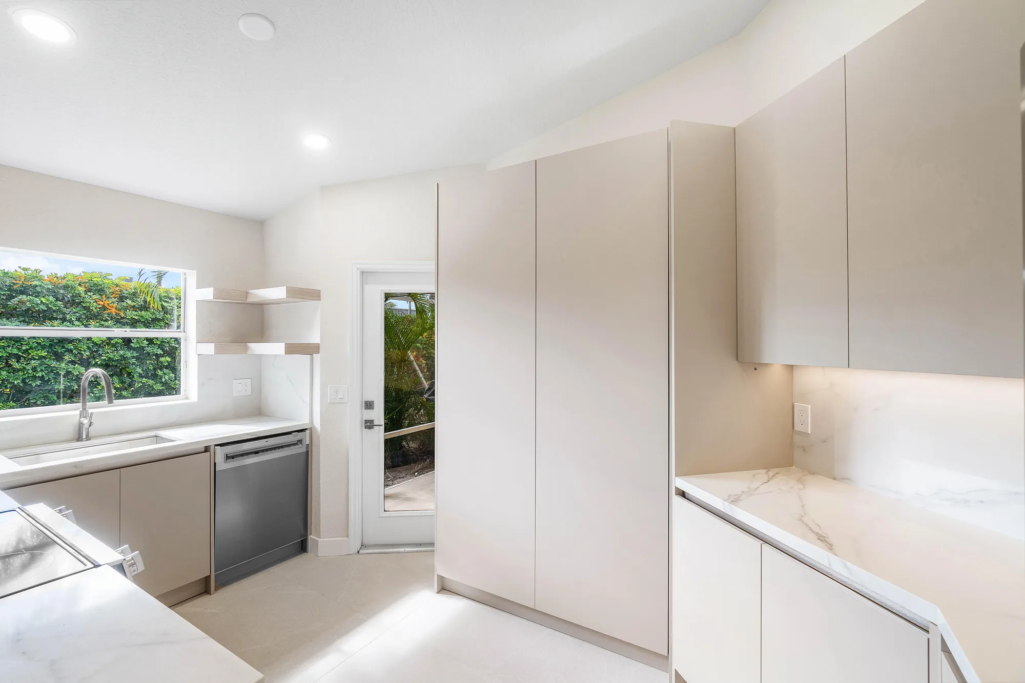 Property Slideshow image 5 of 46 | 6170 lake hibiscus dr, Delray Beach, FL, 33484