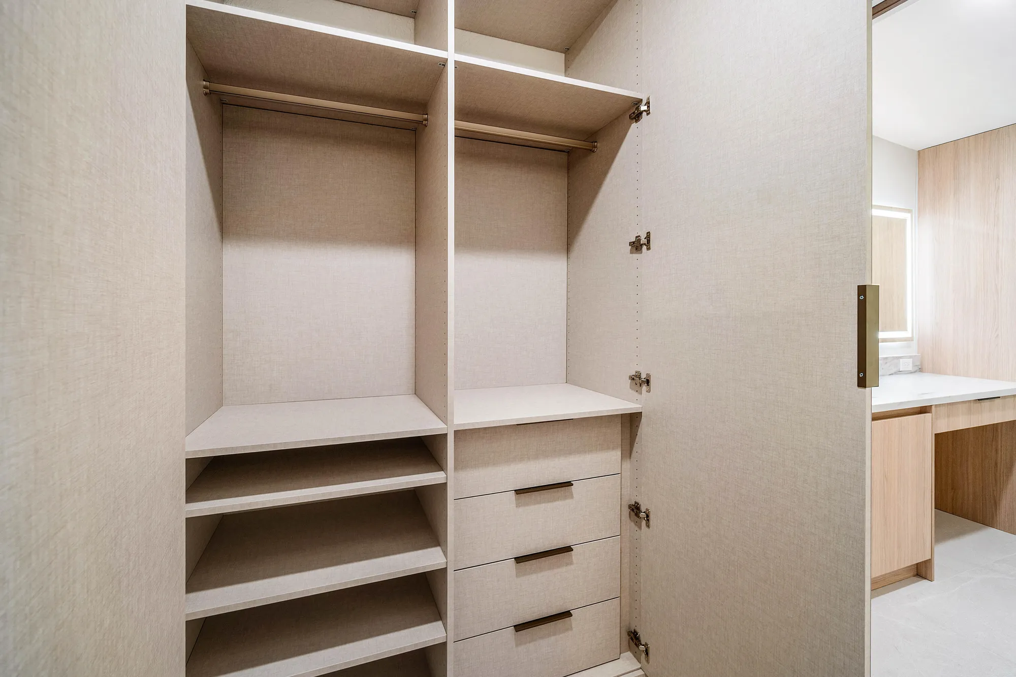 Property Slideshow image 15 of 46 | 6170 lake hibiscus dr, Delray Beach, FL, 33484