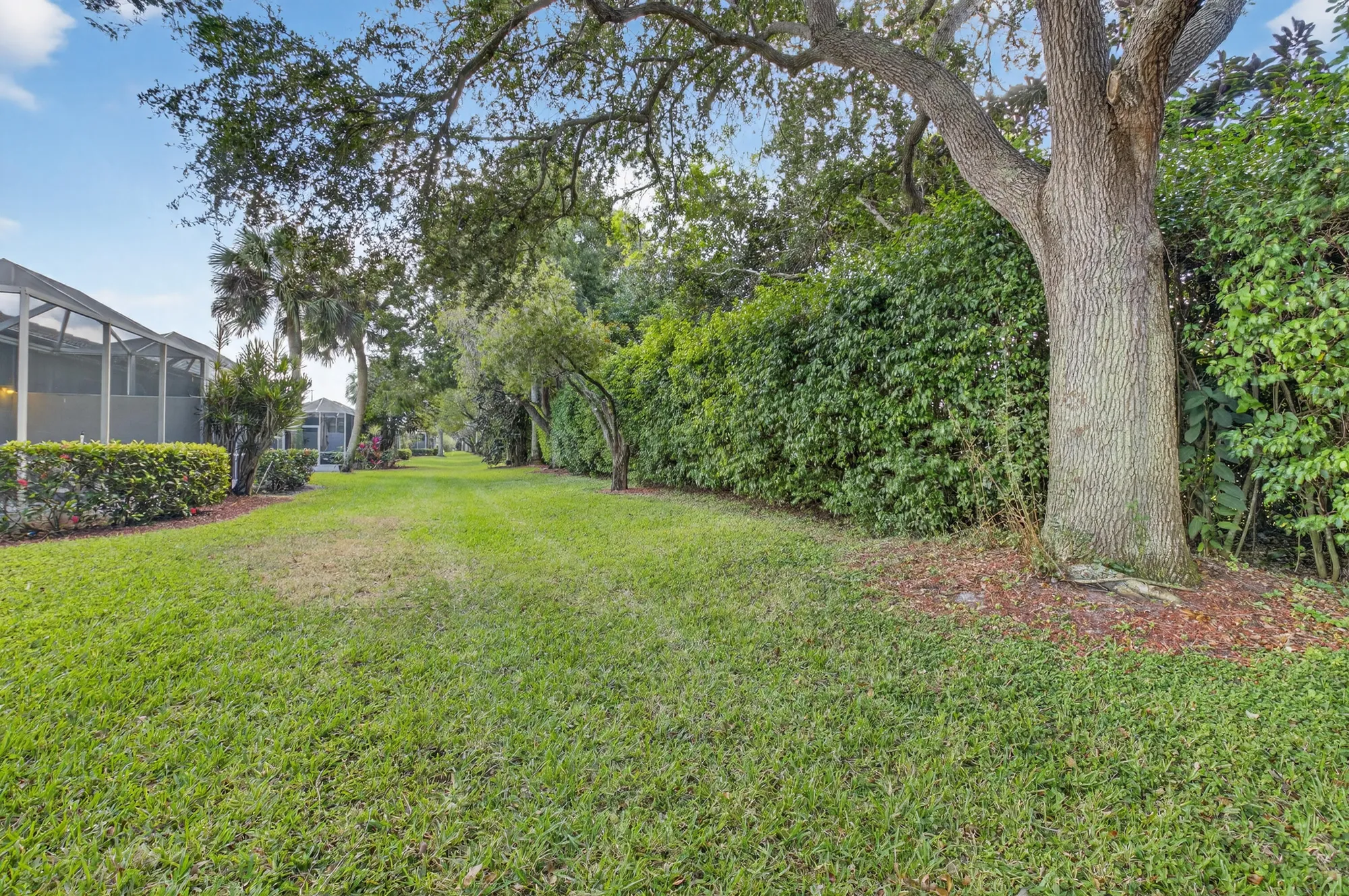 Property Slideshow image 36 of 64 | 10612 royal caribbean cir, Boynton Beach, FL, 33437
