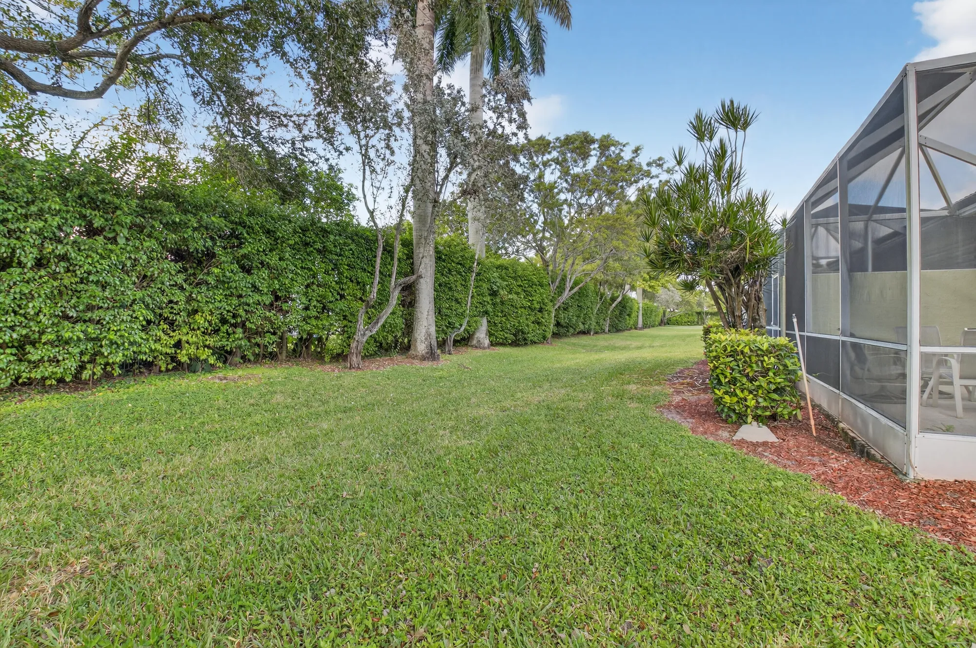 Property Slideshow image 37 of 64 | 10612 royal caribbean cir, Boynton Beach, FL, 33437