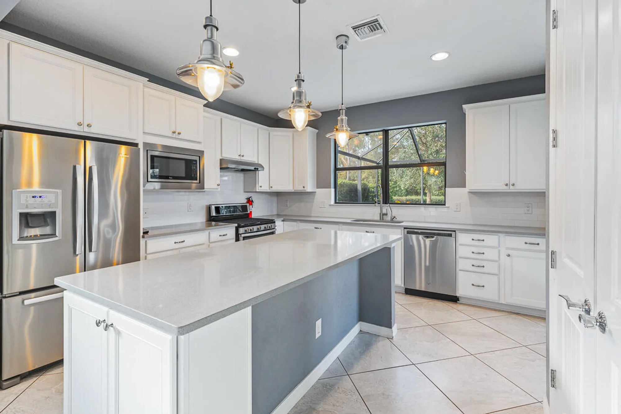 Property Slideshow image 5 of 84 | 568 se monet dr, Port Saint Lucie, FL, 34984