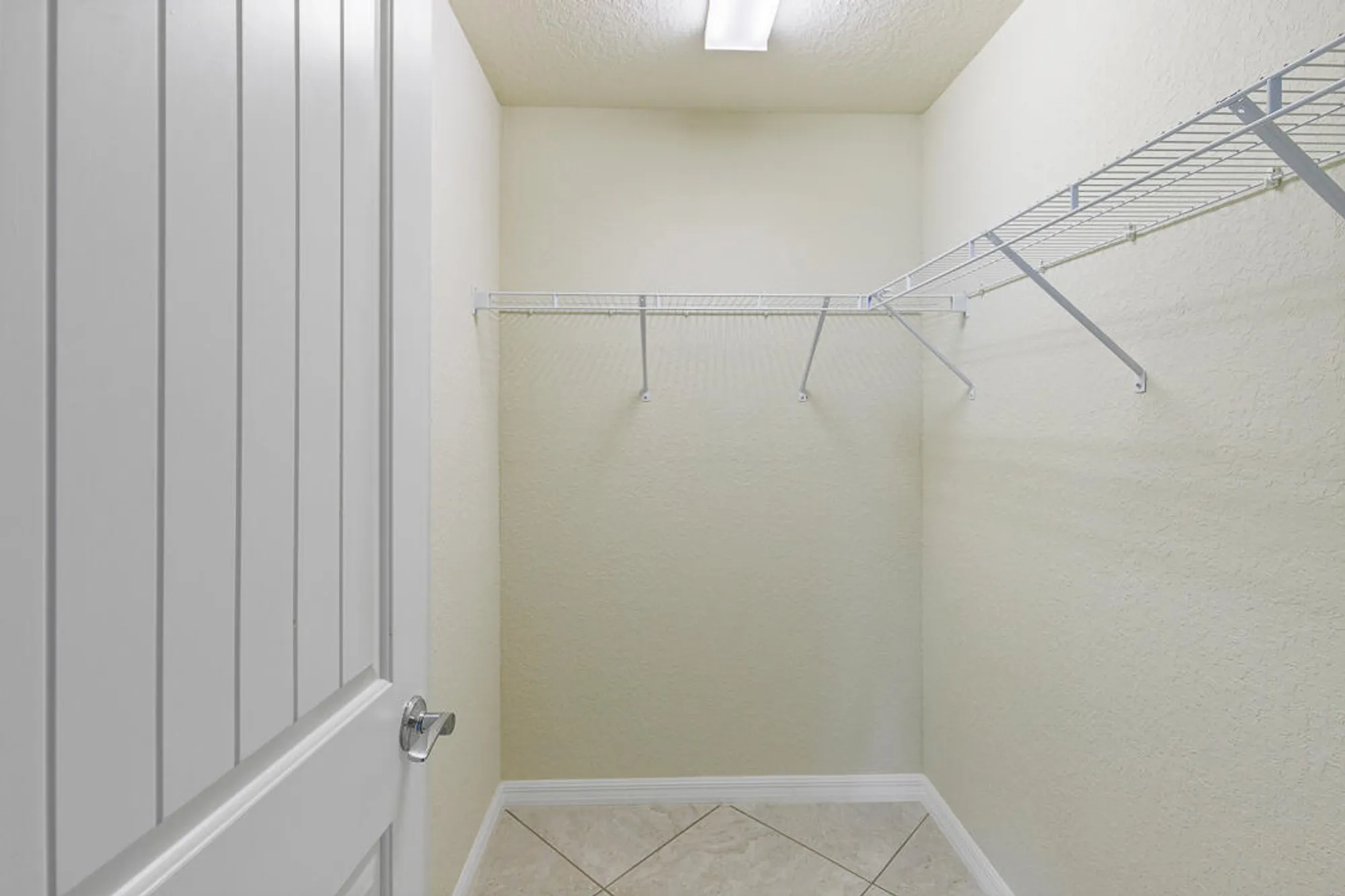 Property Slideshow image 36 of 84 | 568 se monet dr, Port Saint Lucie, FL, 34984