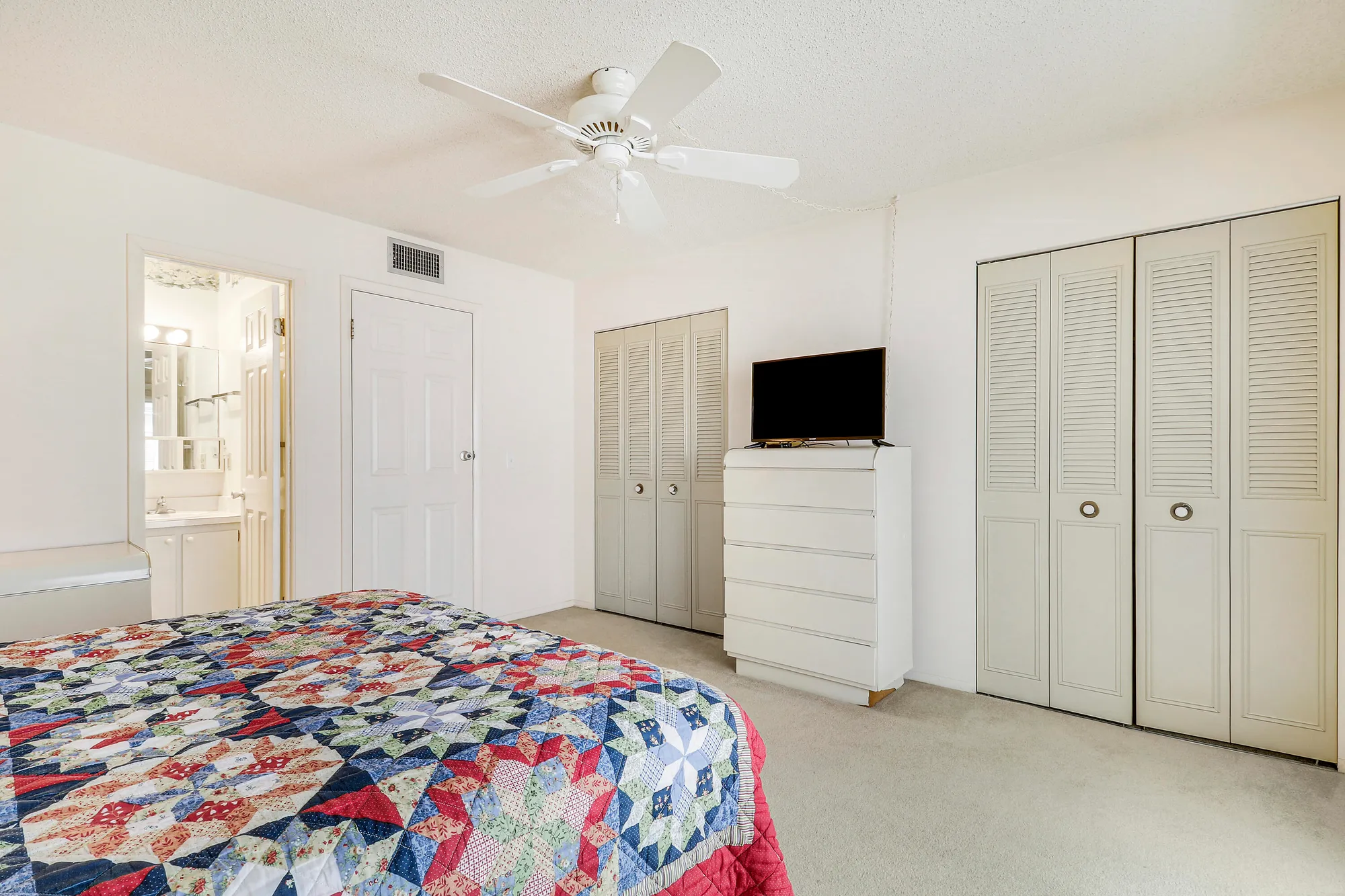 Property Slideshow image 16 of 40 | 2600 se ocean blvd apt dd4, Stuart, FL, 34996