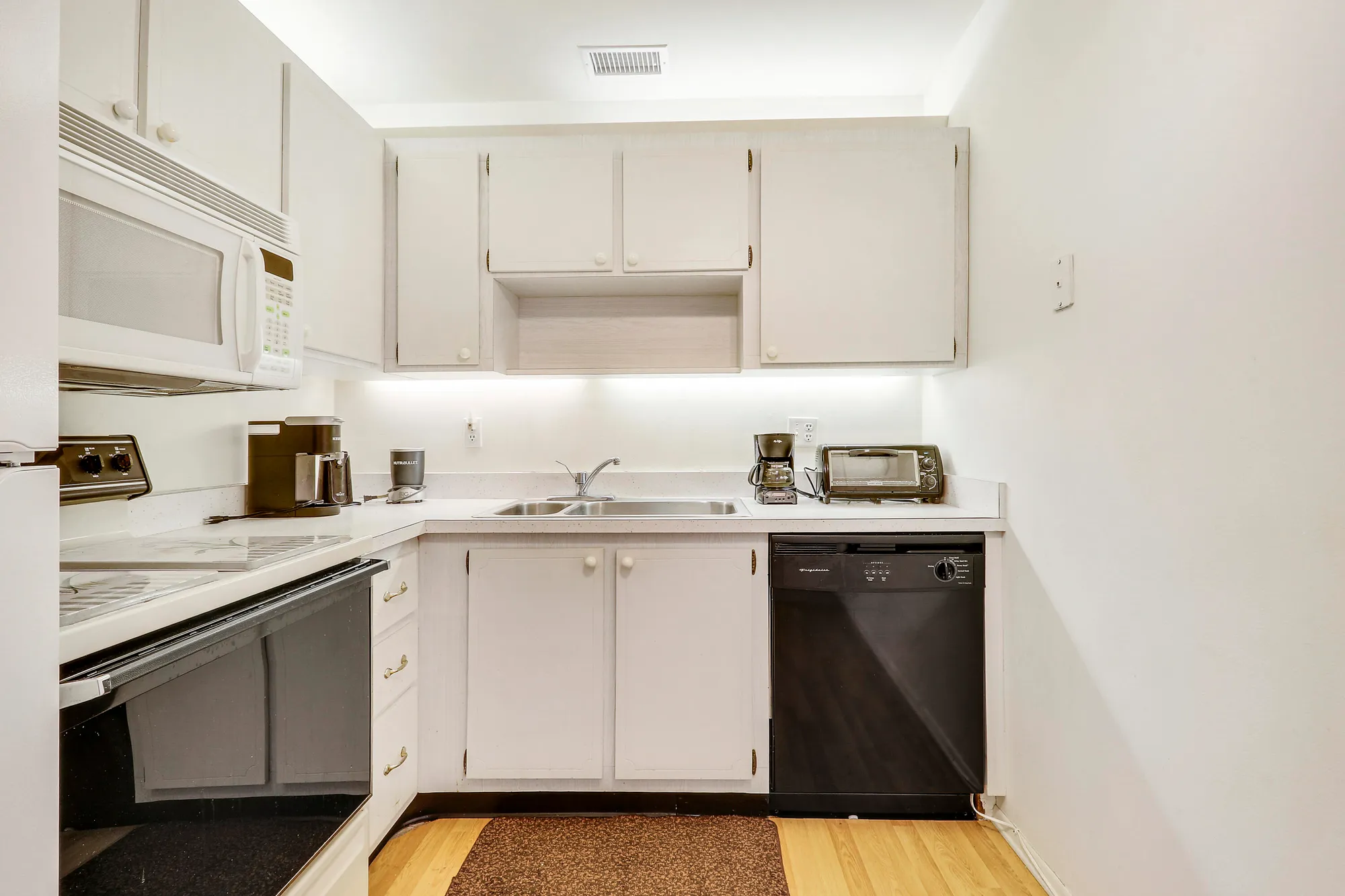 Property Slideshow image 5 of 40 | 2600 se ocean blvd apt dd4, Stuart, FL, 34996