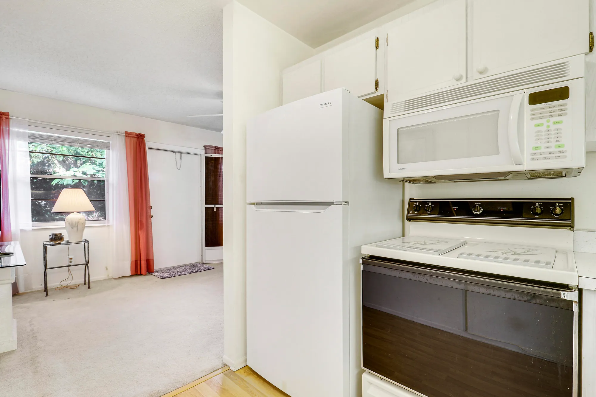 Property Slideshow image 4 of 40 | 2600 se ocean blvd apt dd4, Stuart, FL, 34996