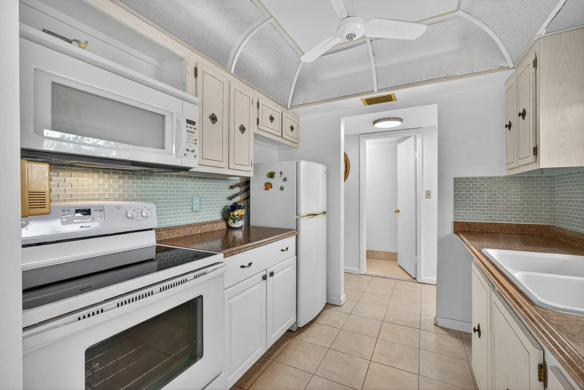 Property Slideshow image 4 of 33 | 26 golfs edge, West Palm Beach, FL, 33417