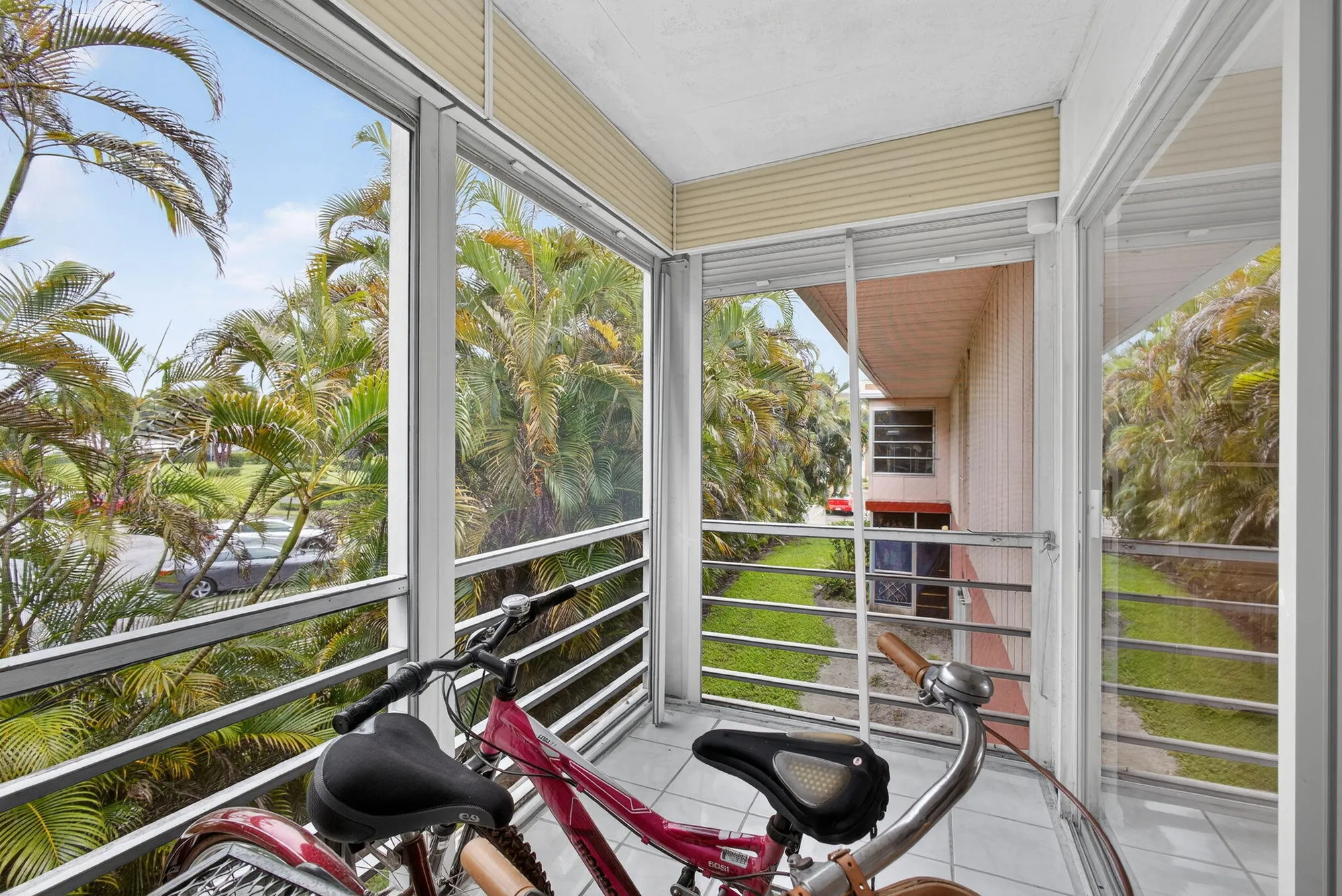 Property Slideshow image 10 of 33 | 26 golfs edge, West Palm Beach, FL, 33417