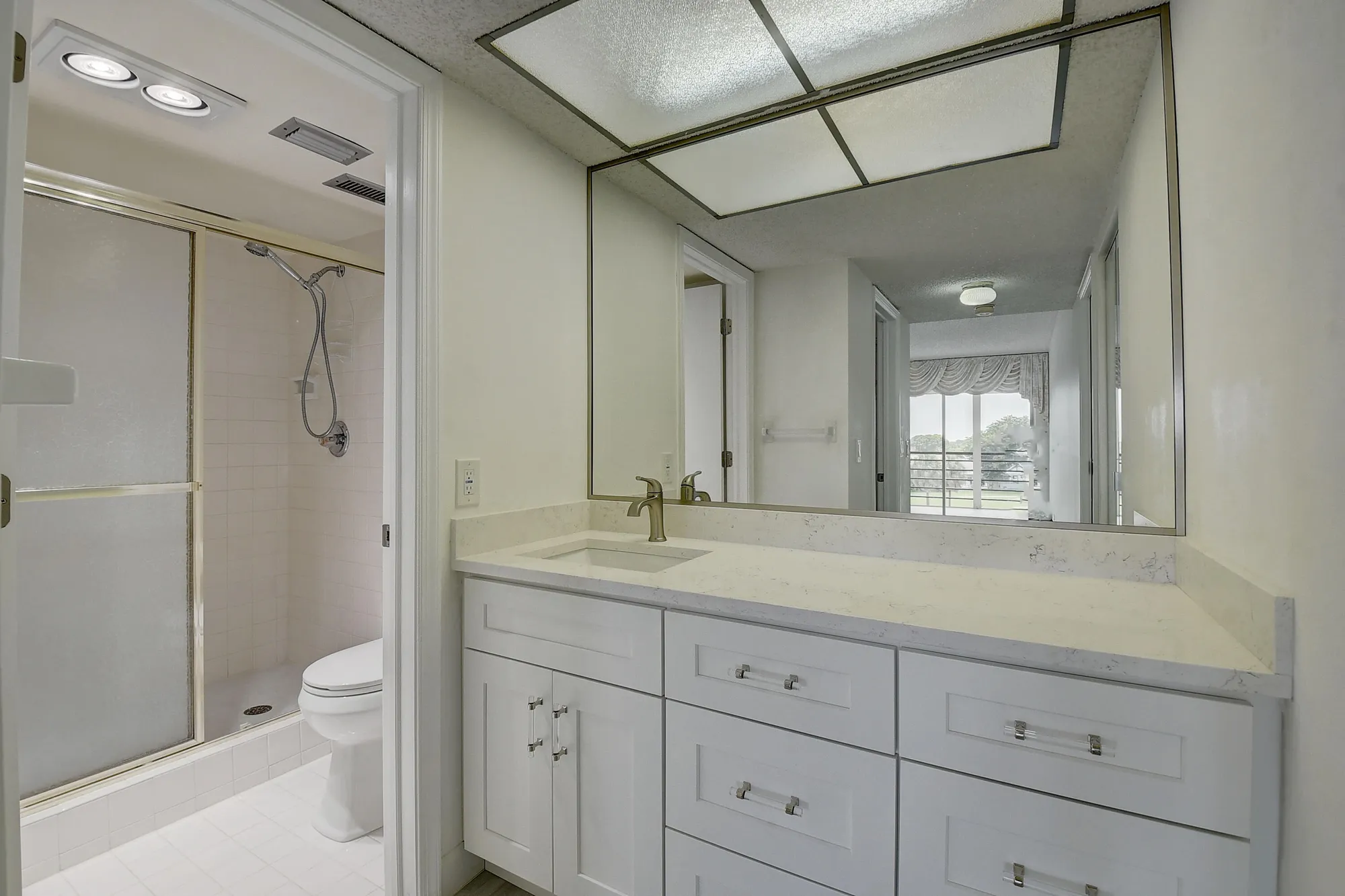 Property Slideshow image 20 of 41 | 23305 barwood ln 406, Boca Raton, FL, 33428
