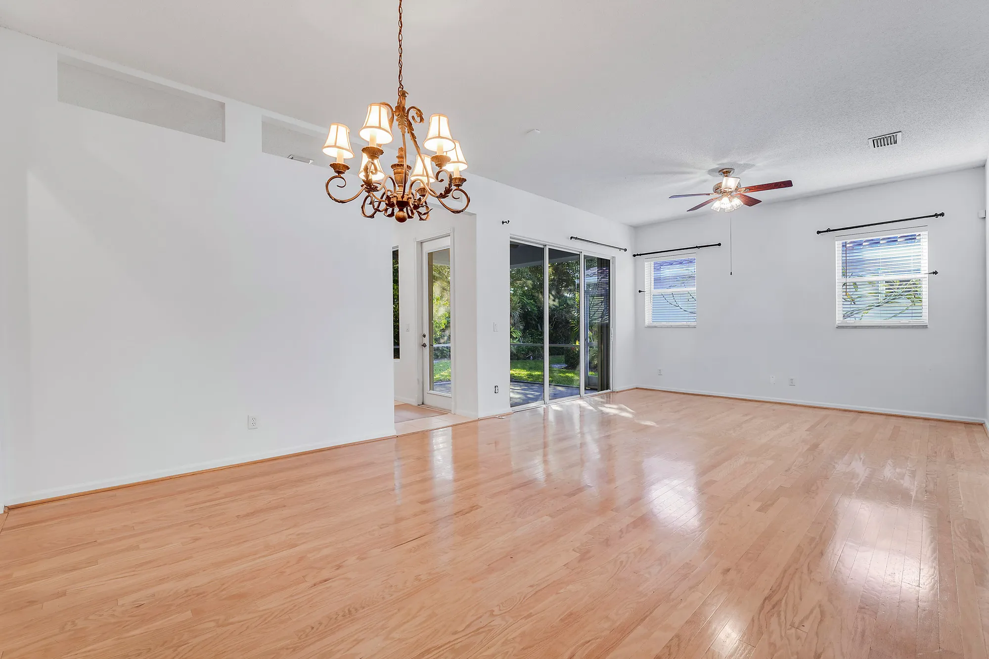 Property Slideshow image 14 of 18 | 6722 jog palm dr, Boynton Beach, FL, 33437