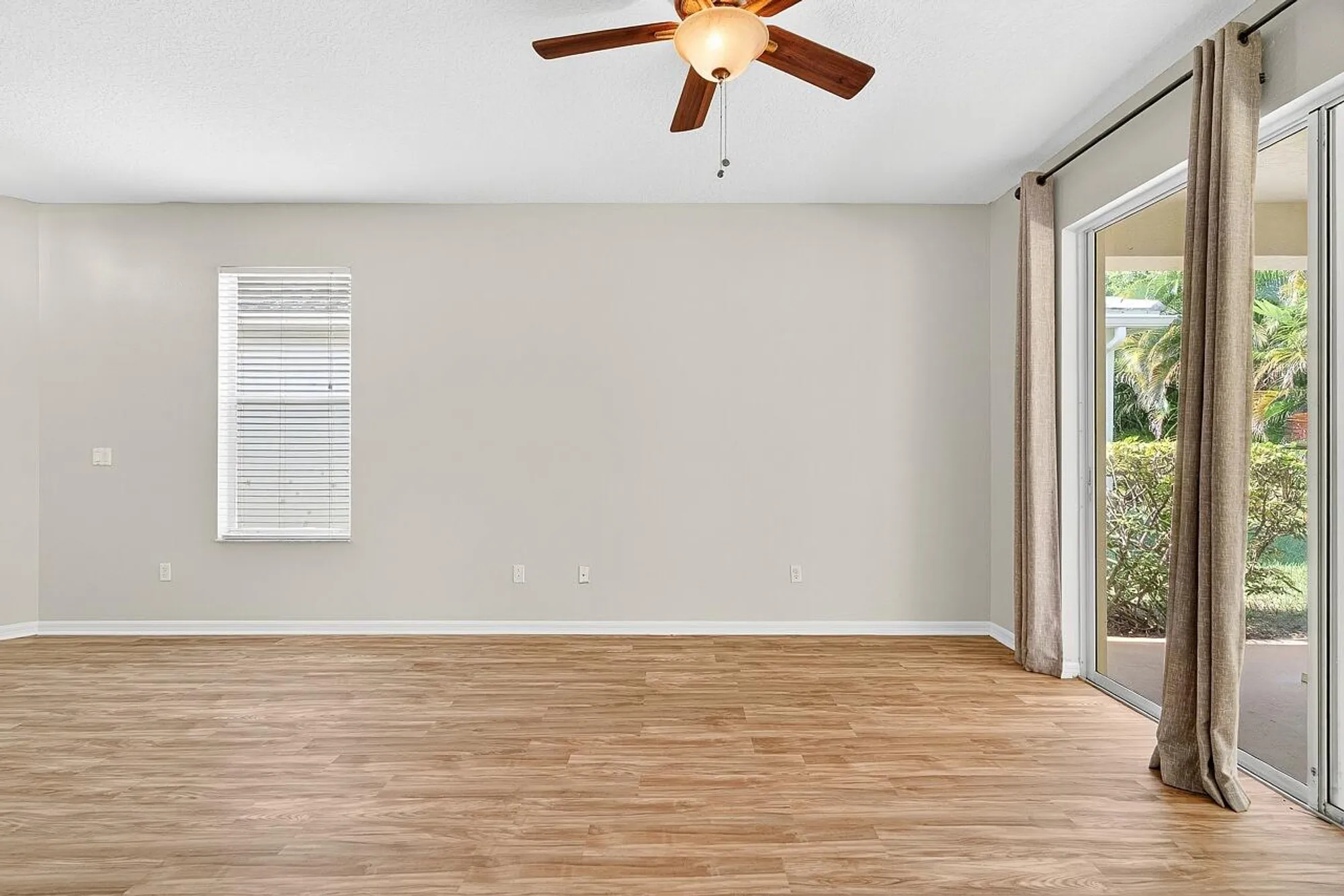 Property Slideshow image 5 of 26 | 313 sw perdido key st, Port Saint Lucie, FL, 34986