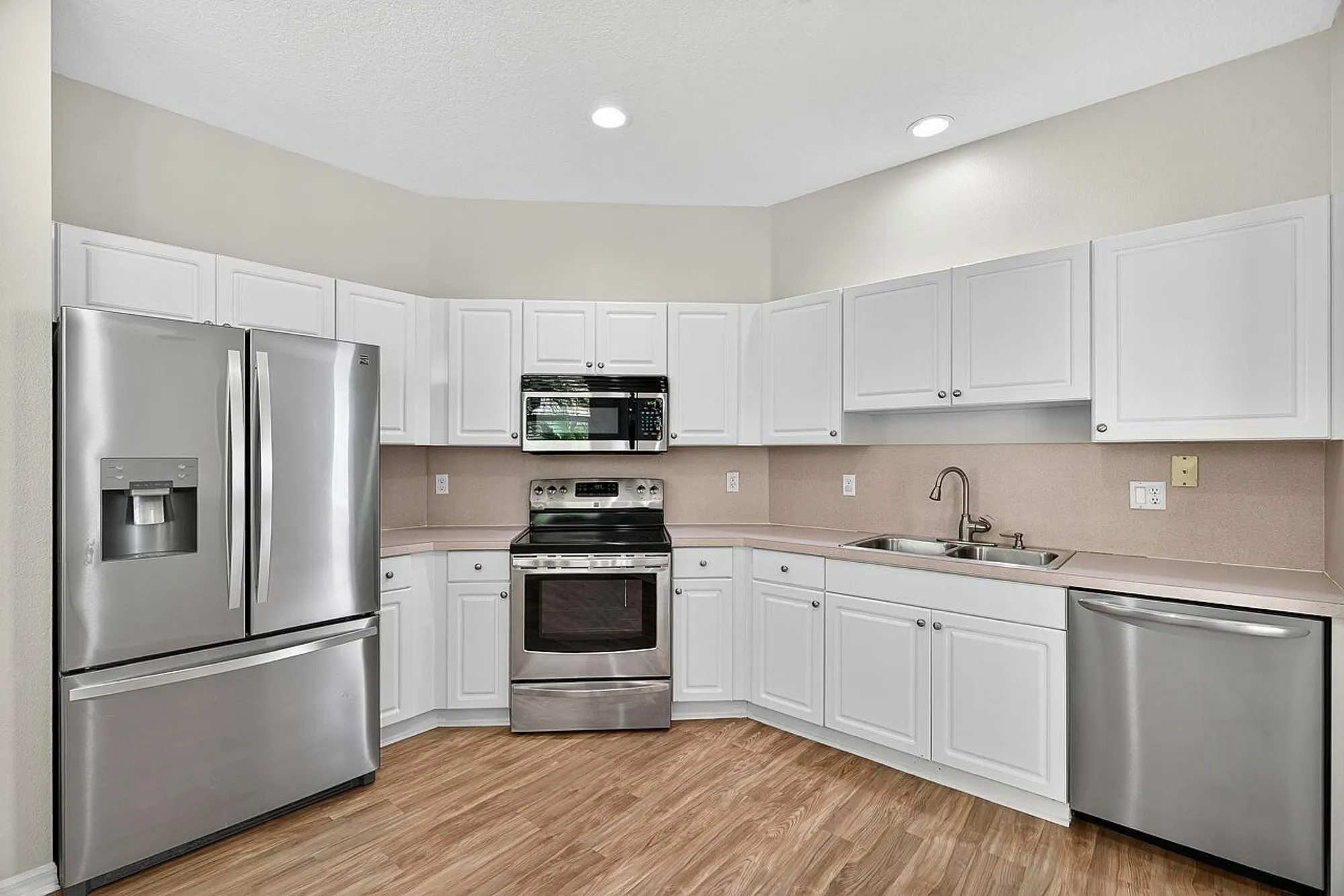 Property Slideshow image 8 of 26 | 313 sw perdido key st, Port Saint Lucie, FL, 34986