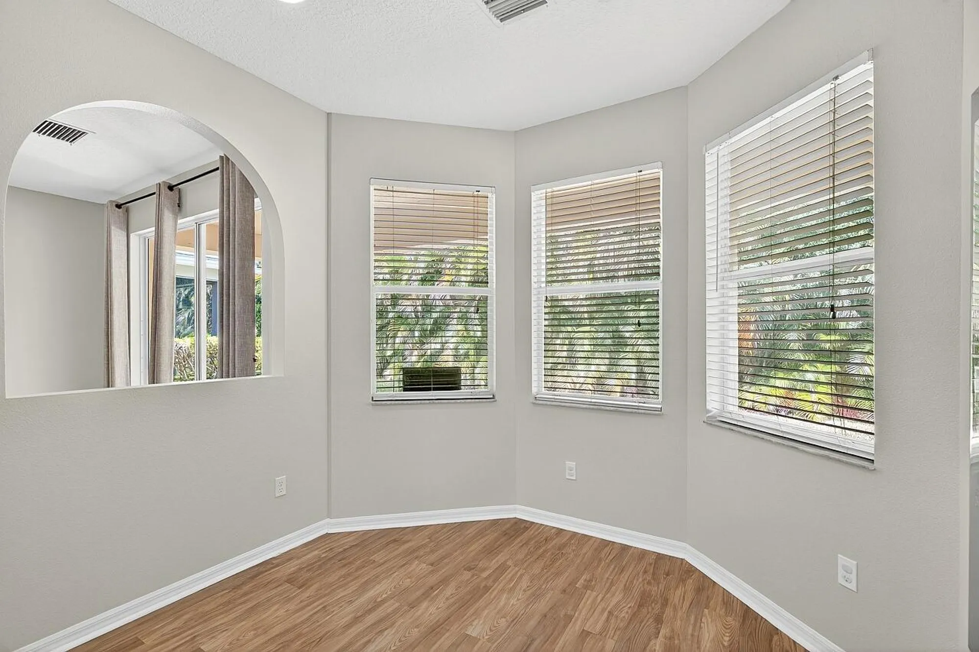 Property Slideshow image 10 of 26 | 313 sw perdido key st, Port Saint Lucie, FL, 34986