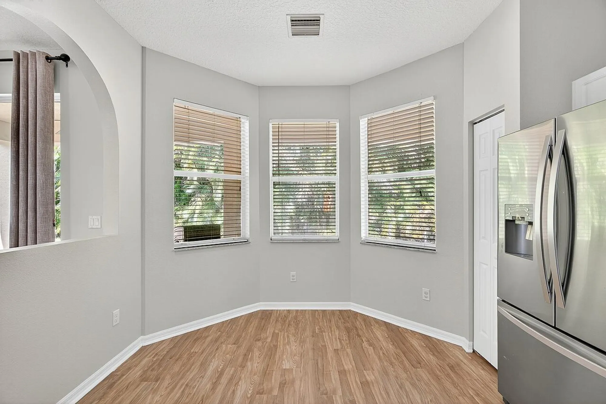 Property Slideshow image 11 of 26 | 313 sw perdido key st, Port Saint Lucie, FL, 34986