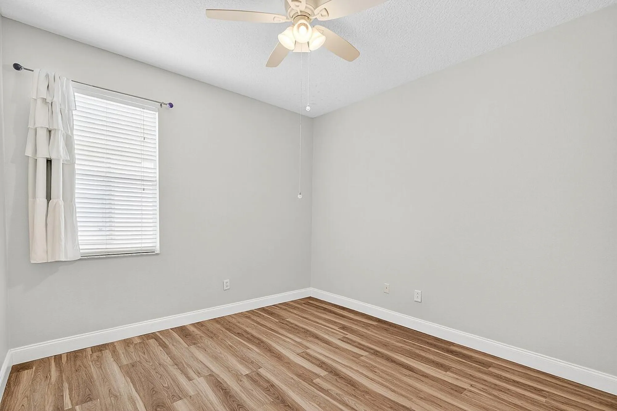 Property Slideshow image 21 of 26 | 313 sw perdido key st, Port Saint Lucie, FL, 34986