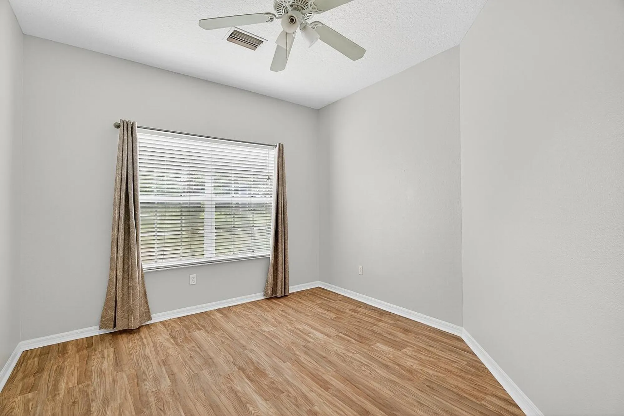 Property Slideshow image 24 of 26 | 313 sw perdido key st, Port Saint Lucie, FL, 34986